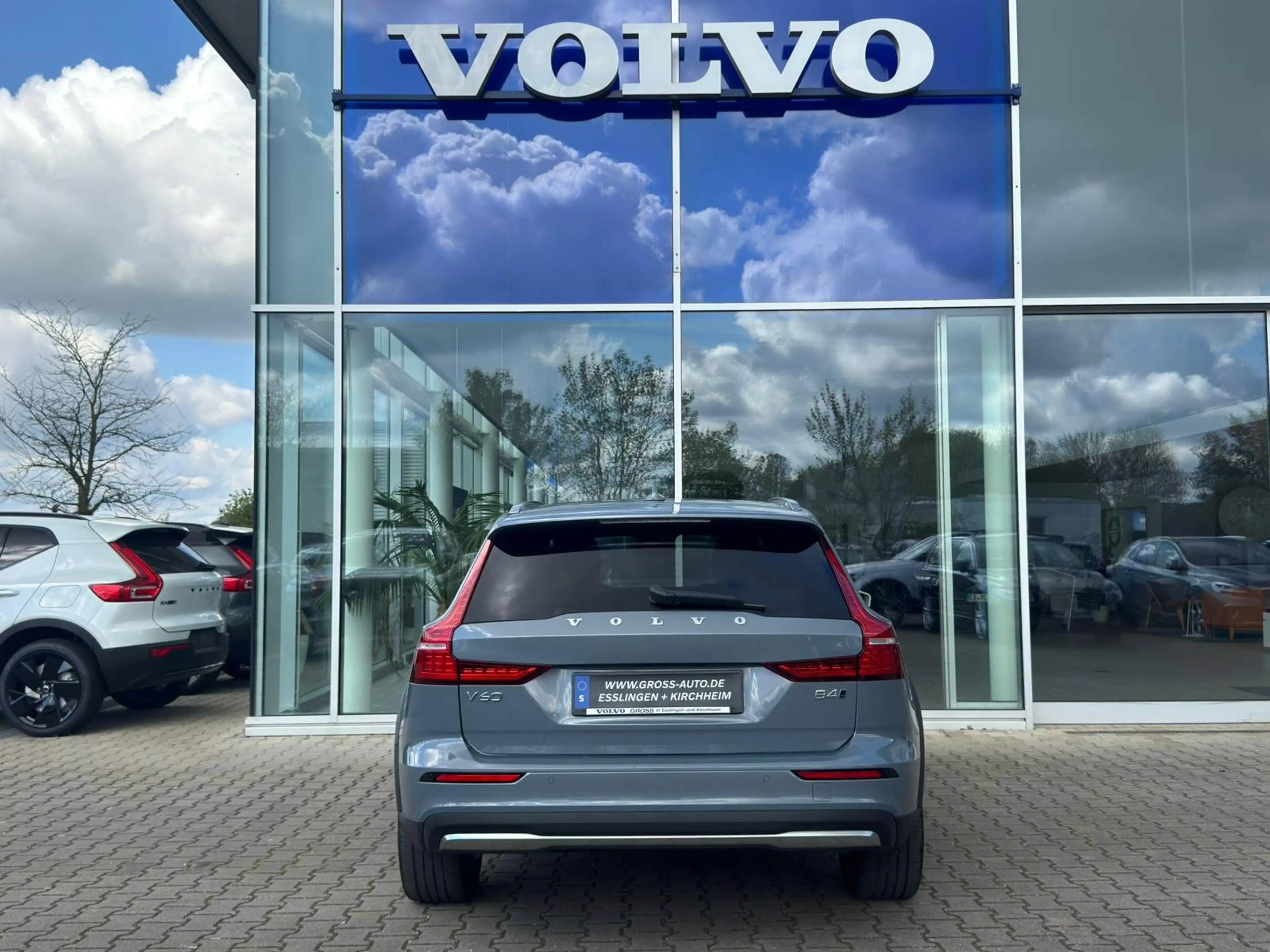 Volvo V60 Cross Country Cross Country B4 AWD Geartronic Ultimate — photo 5