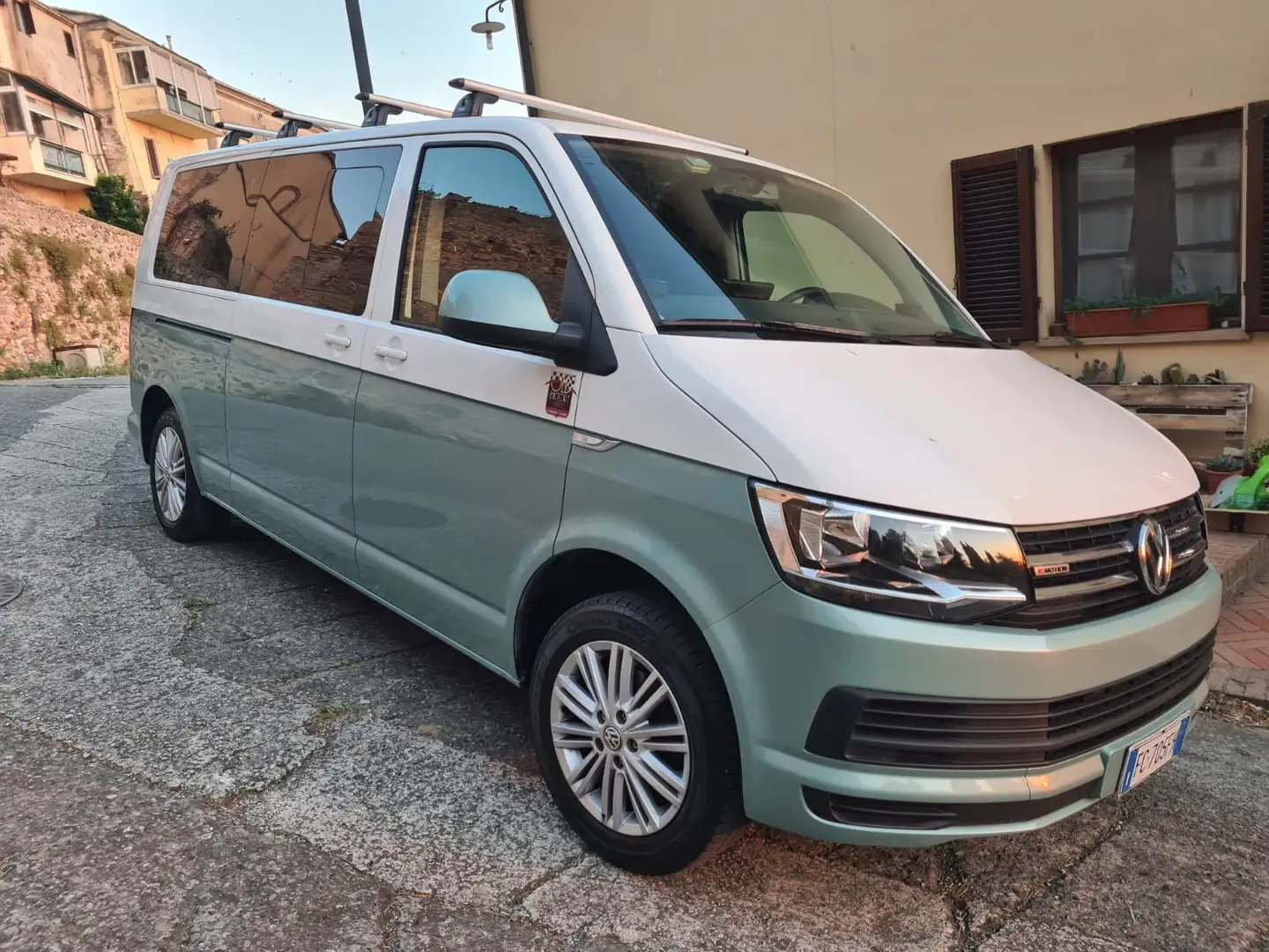 Volkswagen T6 Caravelle Passo lungo 4 motion Wit - 1