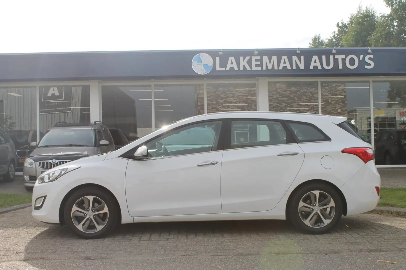Hyundai i30 Wagon 1.4 Business Edition Huurkoop Inruil Service Wit - 2