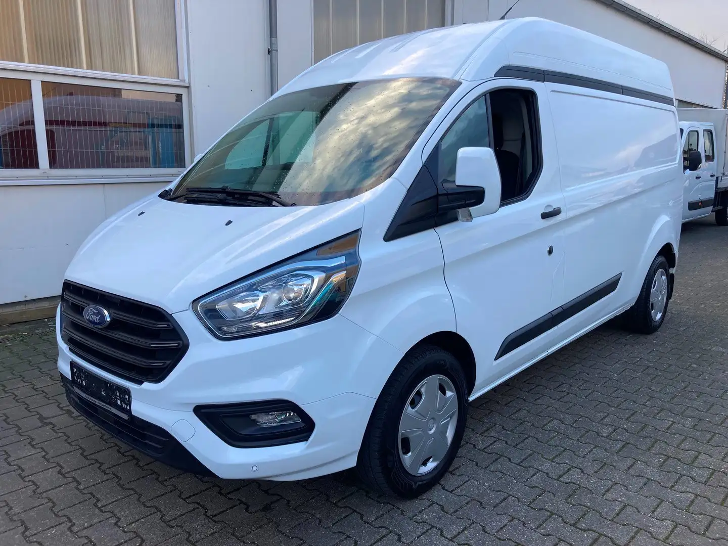 Ford Transit Custom L2H2+Klima*Webasto*Kamera*Bott*24tkm* Weiß - 1