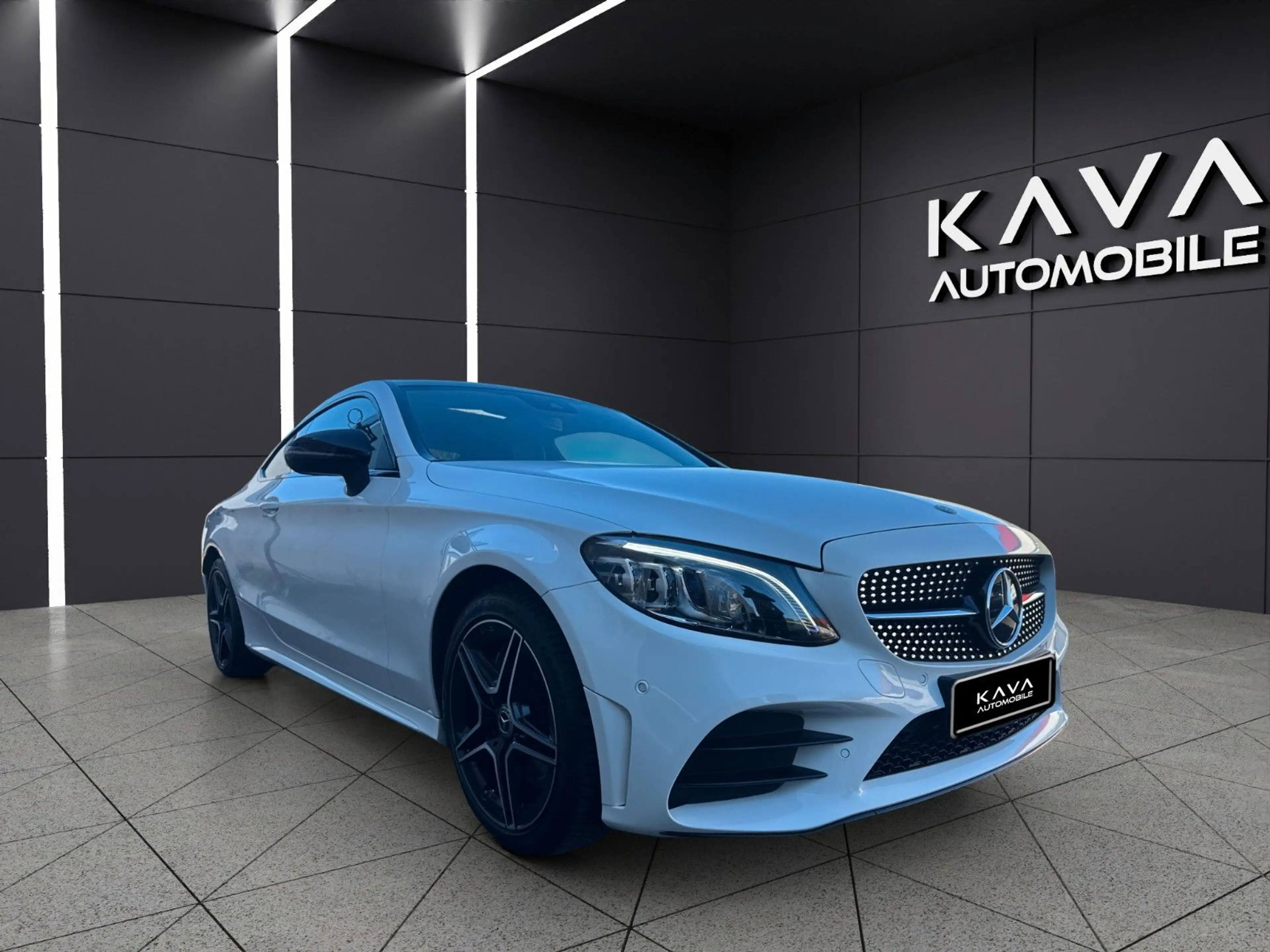 Mercedes-Benz C 300 Coupe Amg-Line*Pano*Night*Kam*AHK — photo 3