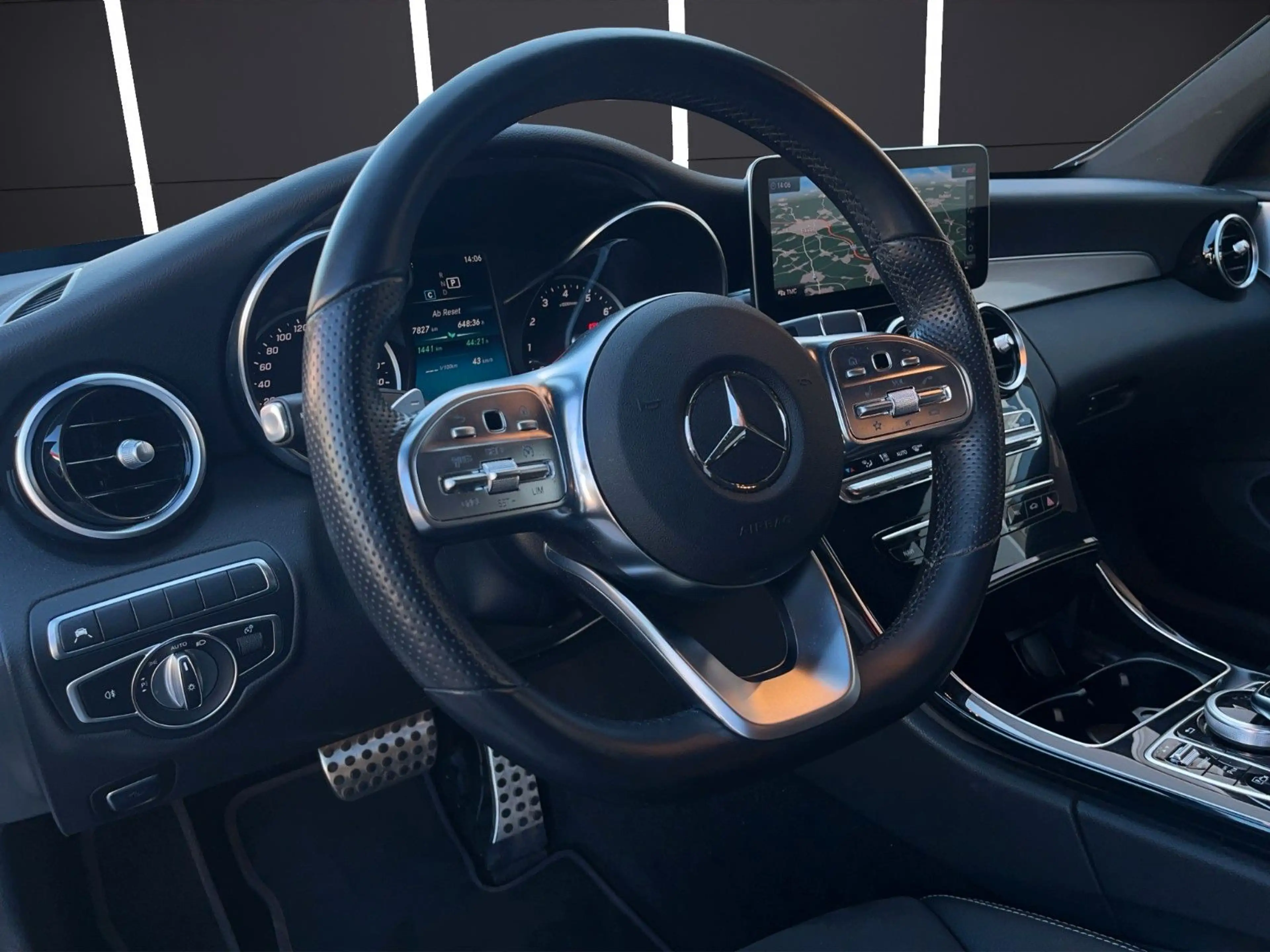 Mercedes-Benz C 300 Coupe Amg-Line*Pano*Night*Kam*AHK — photo 8