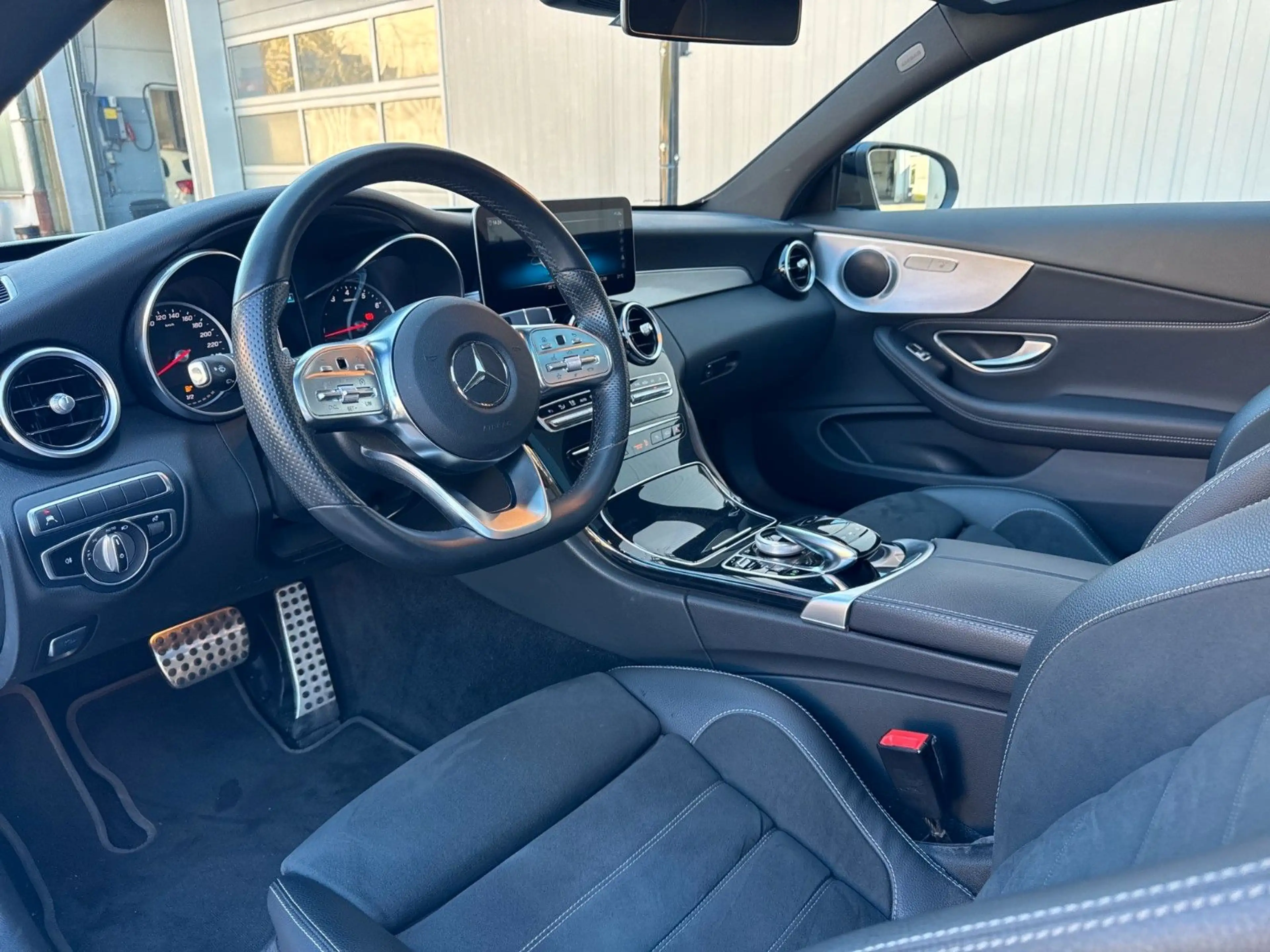 Mercedes-Benz C 300 Coupe Amg-Line*Pano*Night*Kam*AHK — photo 9