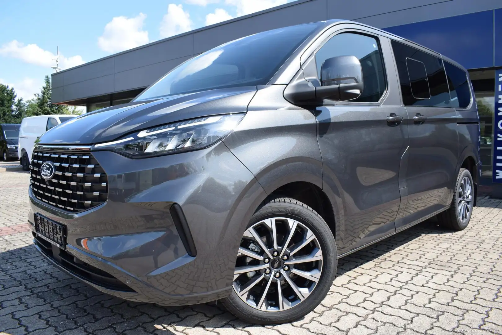 Ford Tourneo Custom L1H1 Titanium X 4x4 Top Ausstatt Gris - 1