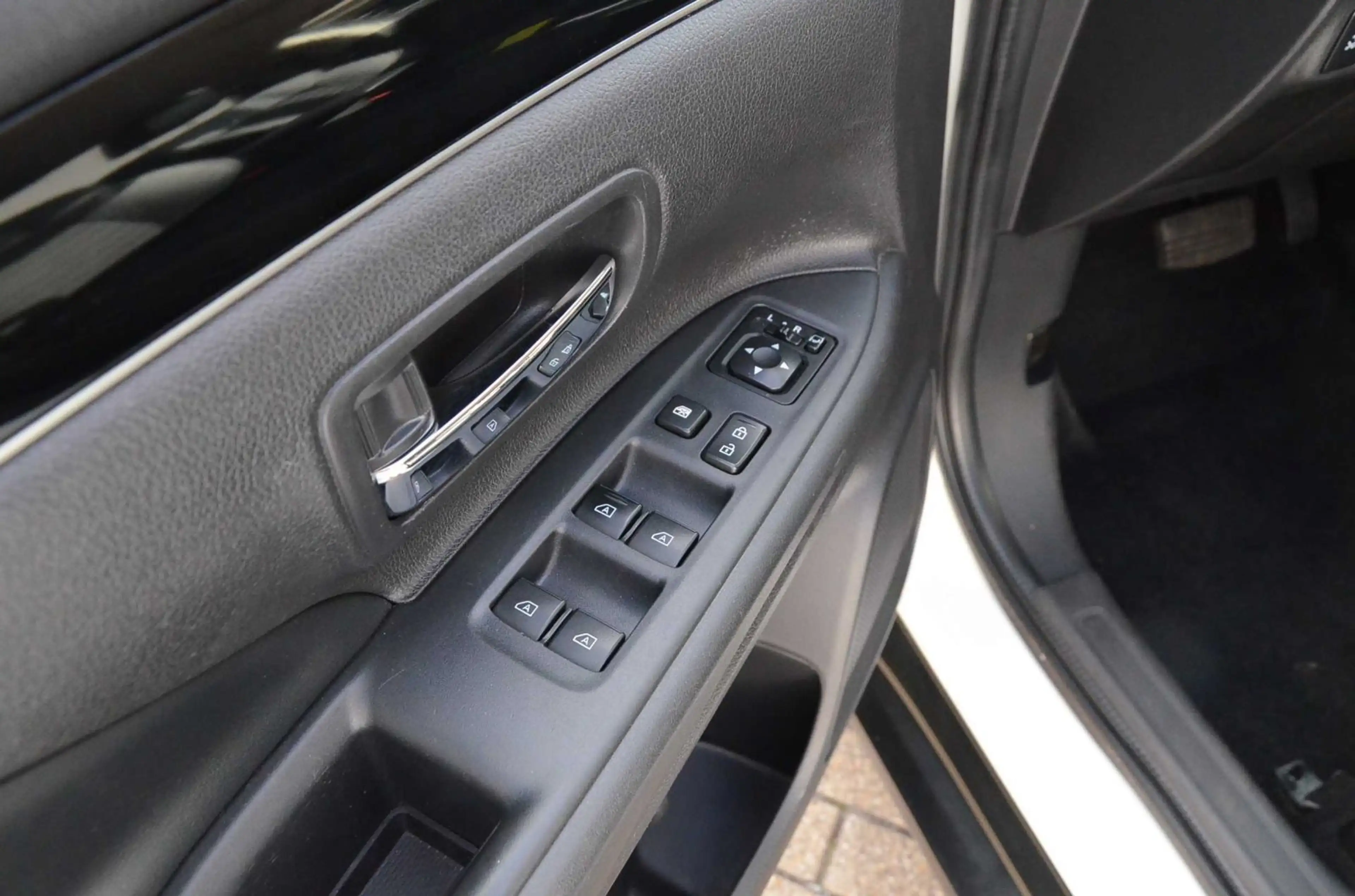 Mitsubishi Outlander Diamant Edition+ 2.0 2WD CVT — photo 11