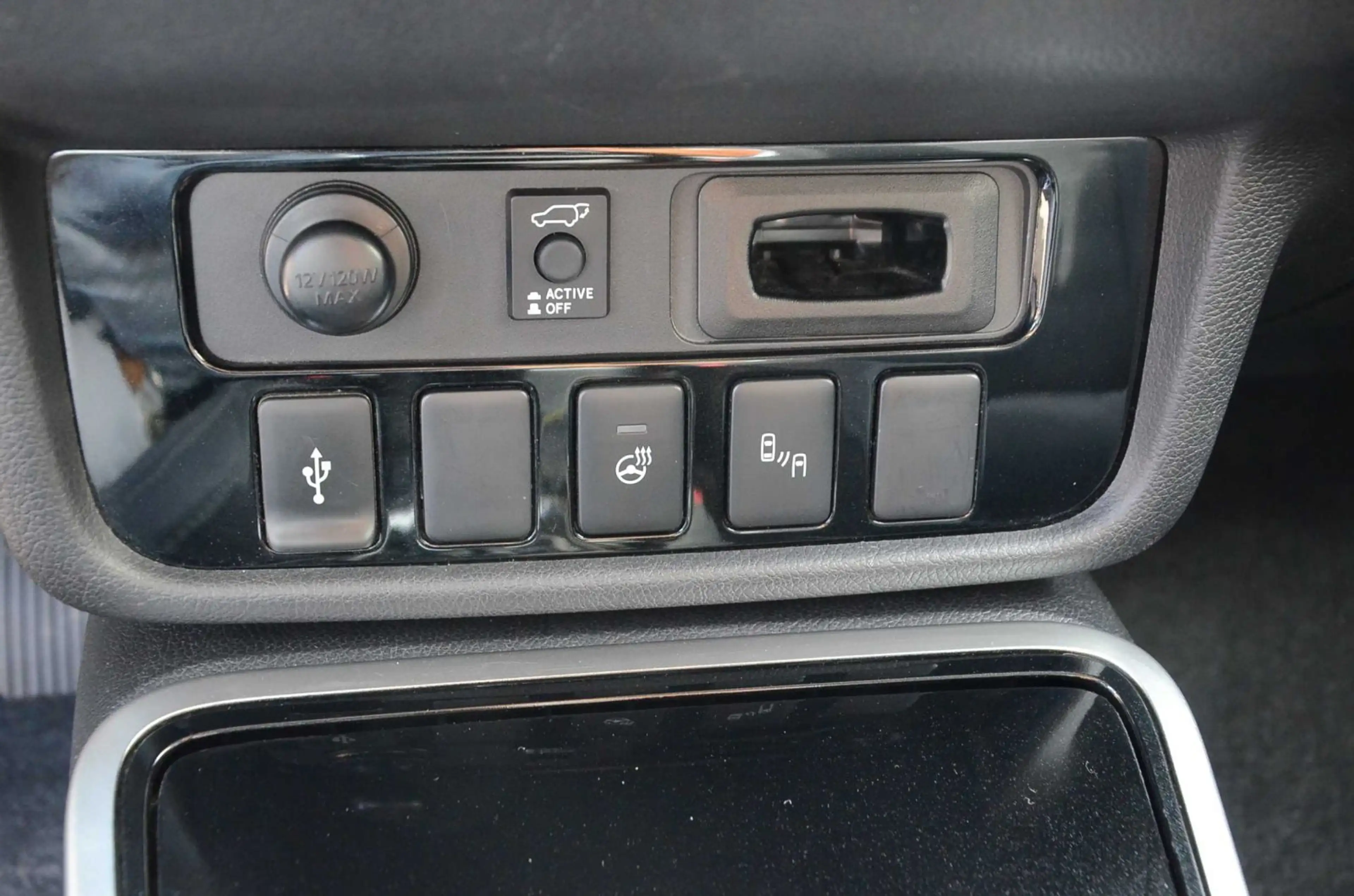Mitsubishi Outlander Diamant Edition+ 2.0 2WD CVT — photo 12