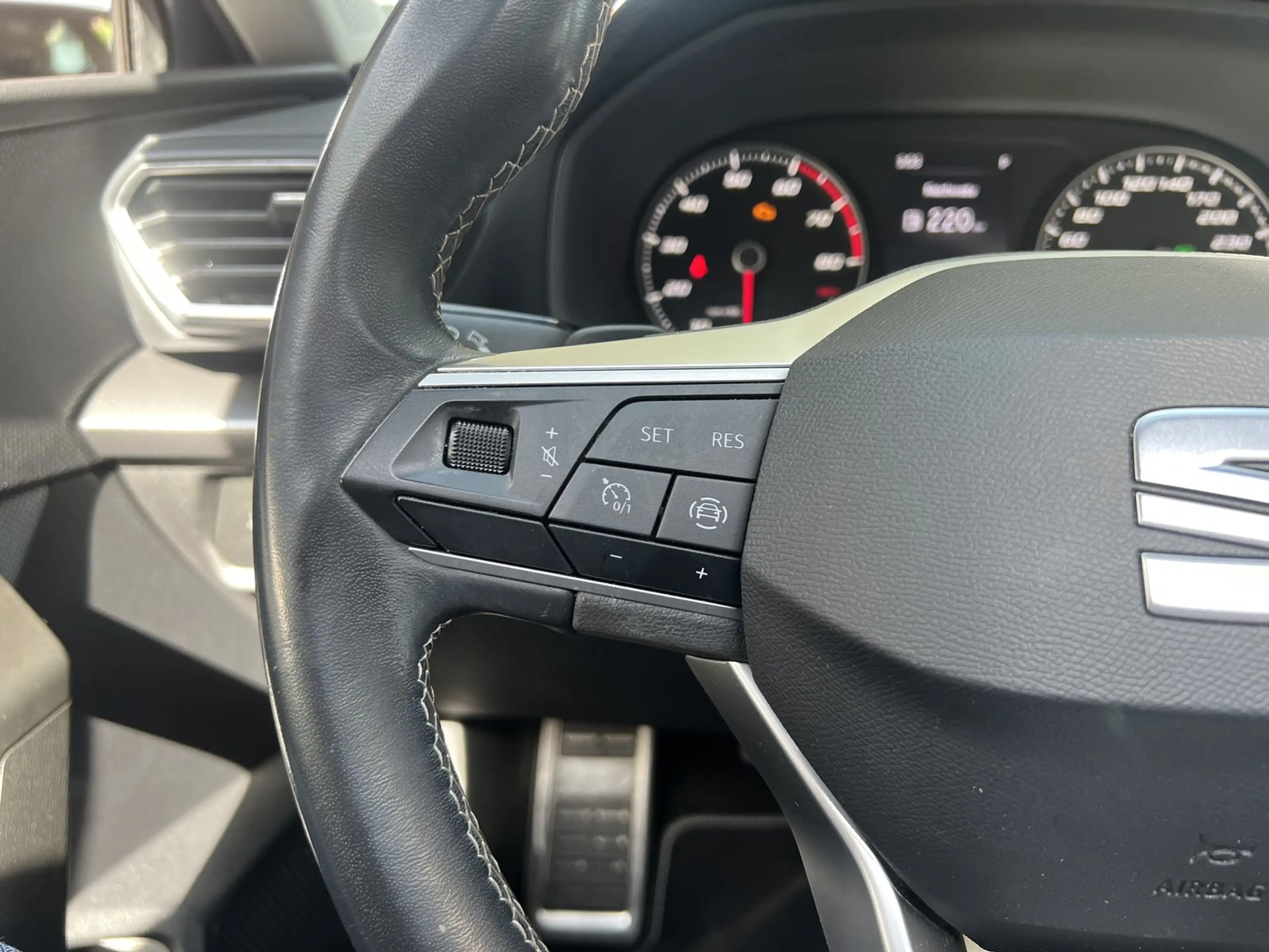 SEAT Leon 1.0 eTSI Style Aut. Pano CarPlay LED DAB — photo 12
