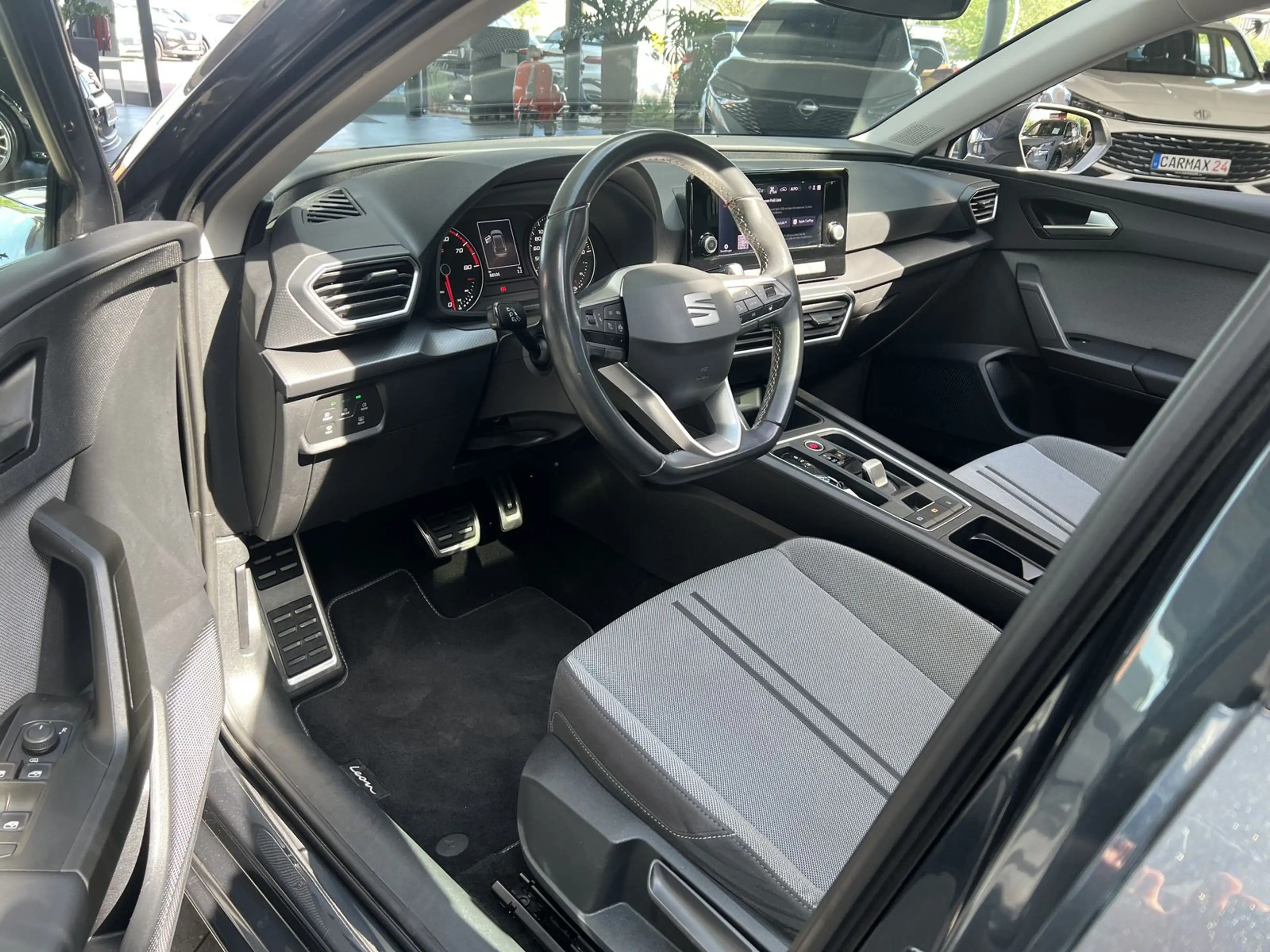 SEAT Leon 1.0 eTSI Style Aut. Pano CarPlay LED DAB — photo 8
