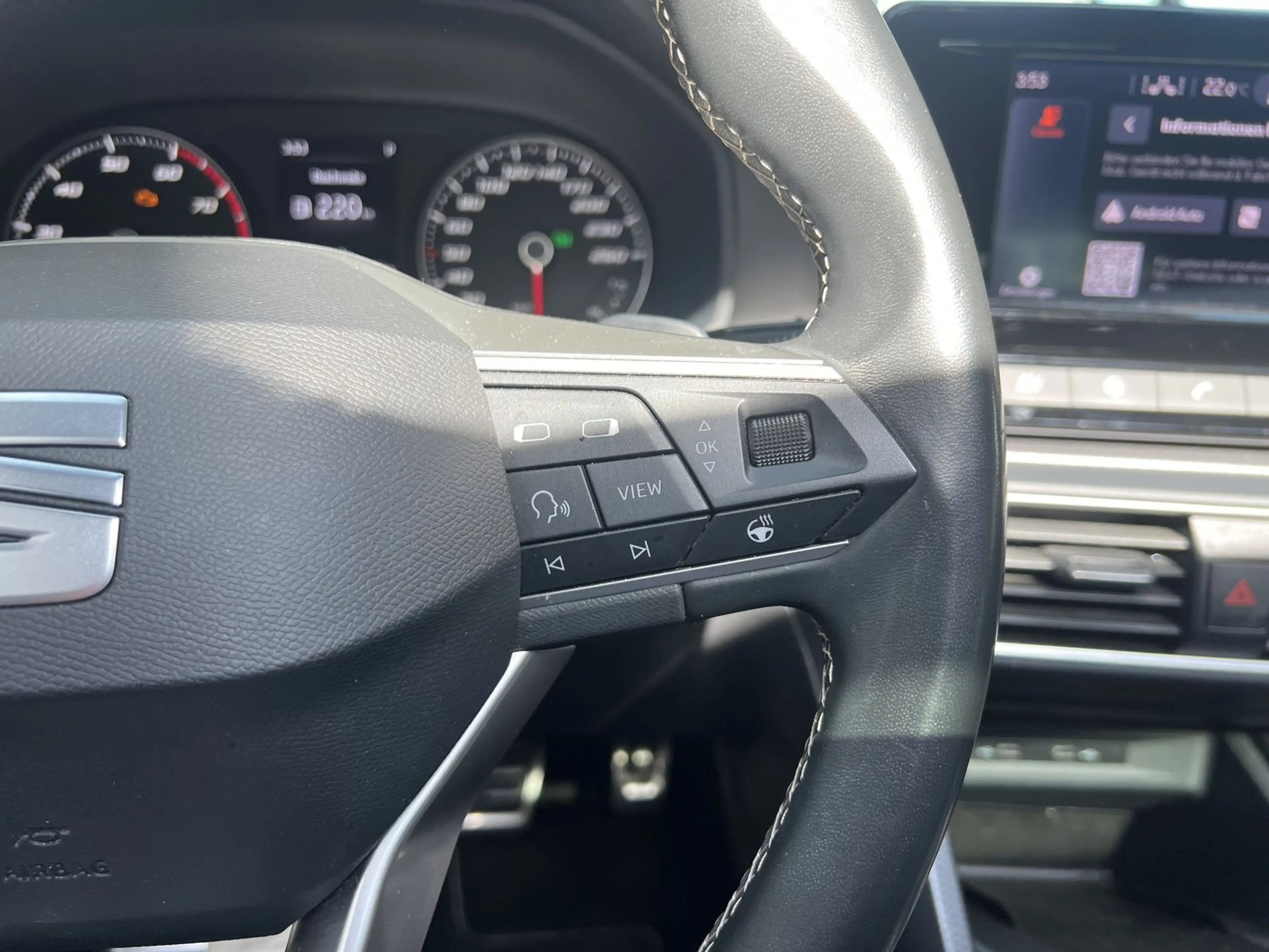 SEAT Leon 1.0 eTSI Style Aut. Pano CarPlay LED DAB — photo 13