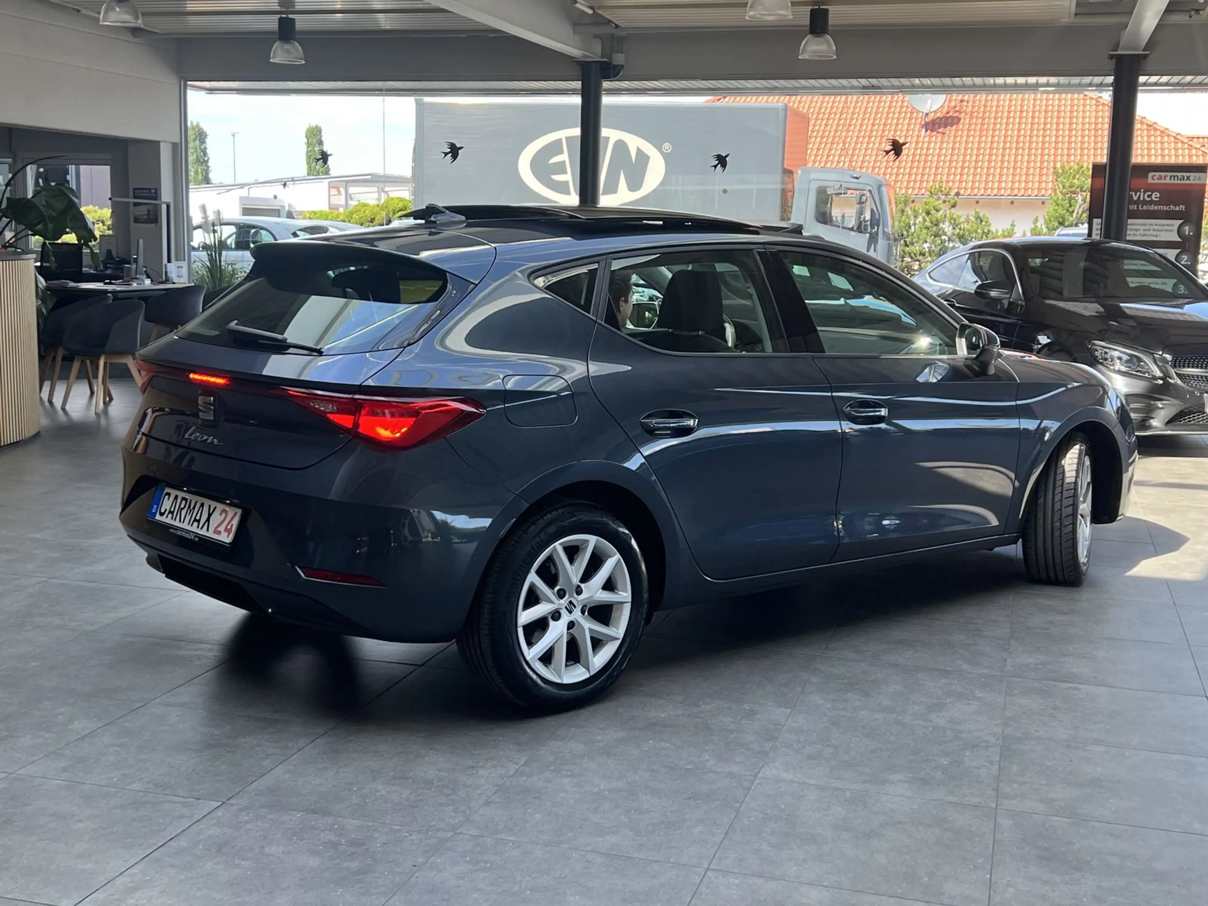 SEAT Leon 1.0 eTSI Style Aut. Pano CarPlay LED DAB — photo 7