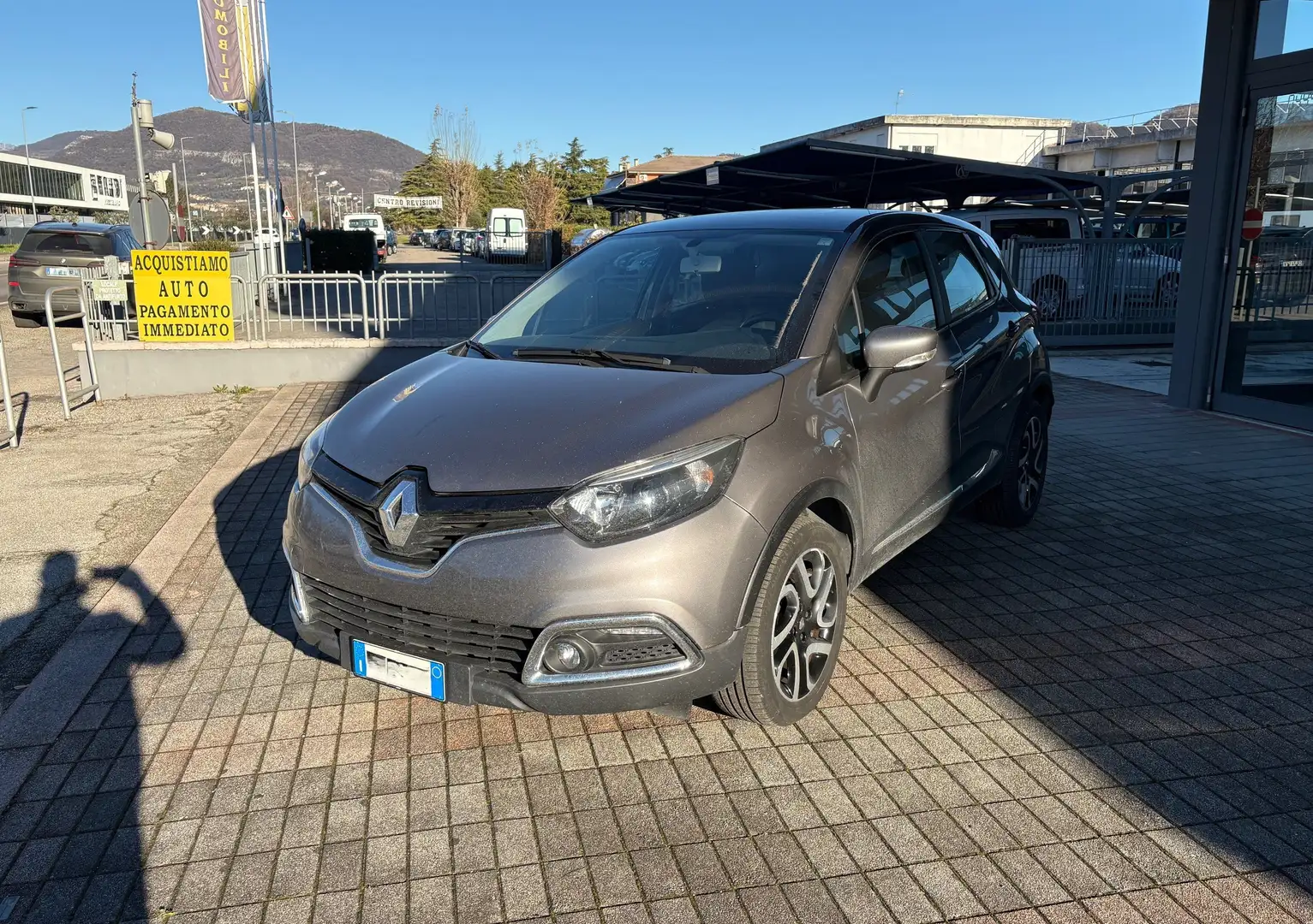 Renault Captur 0.9 tce Live s Grün - 2