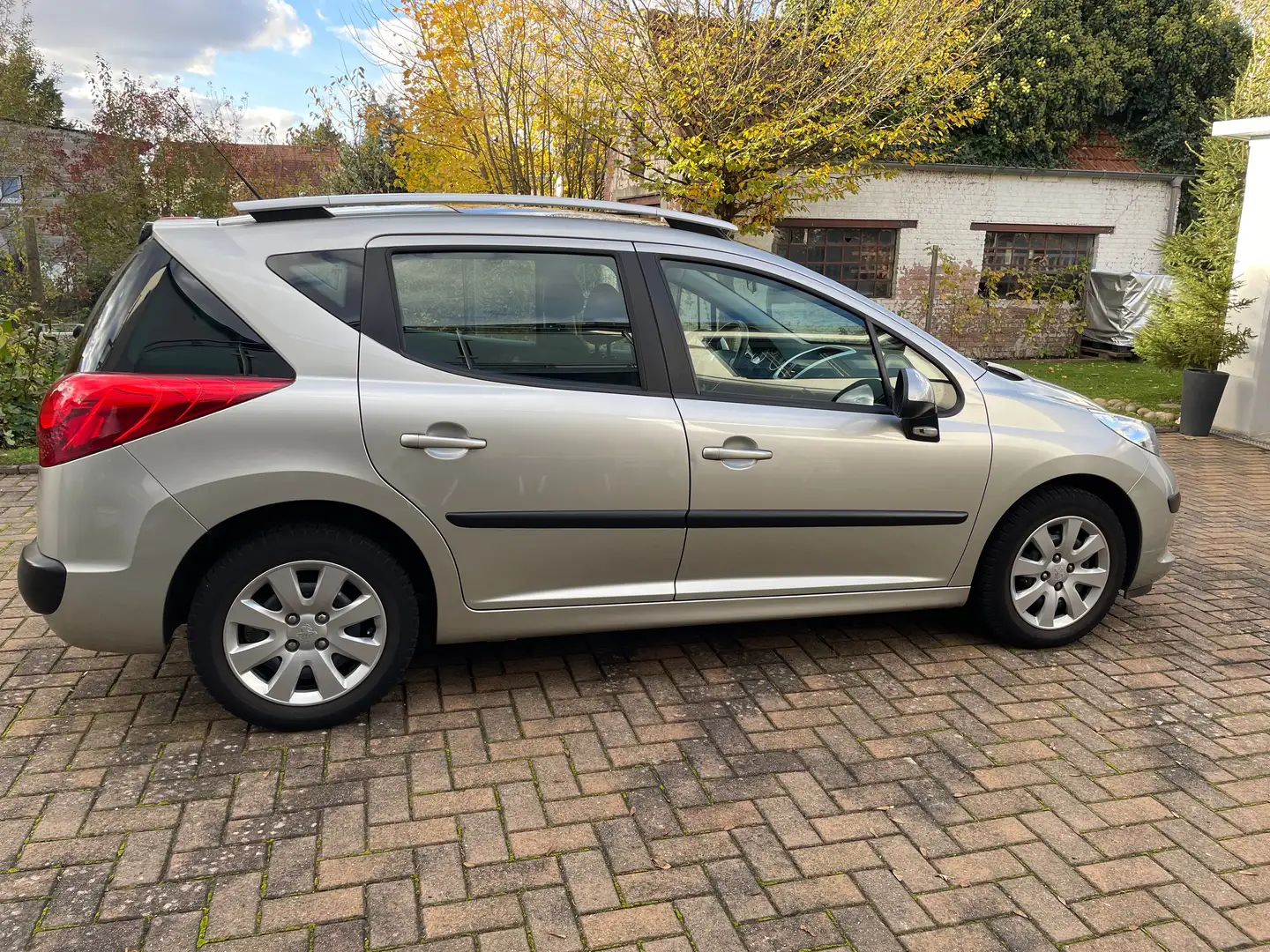 Peugeot 207 207 SW 95 VTi Tendance Grau - 1