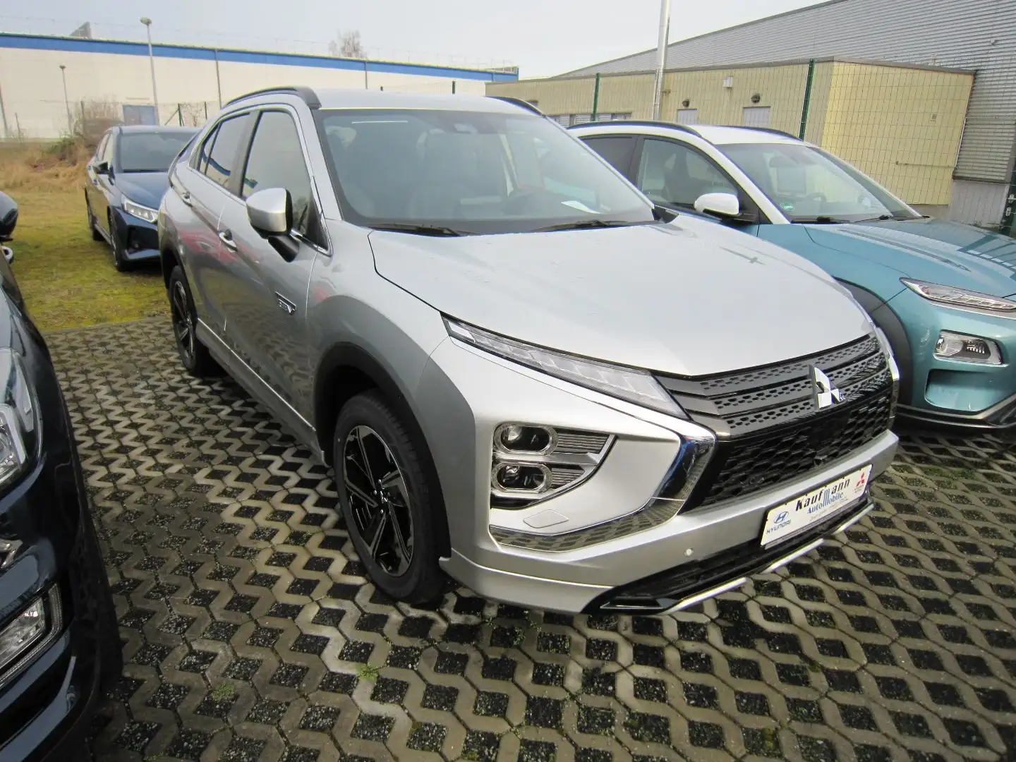 Mitsubishi Eclipse Cross Plug-in Hybrid Select 2.4 4WD Silber - 1