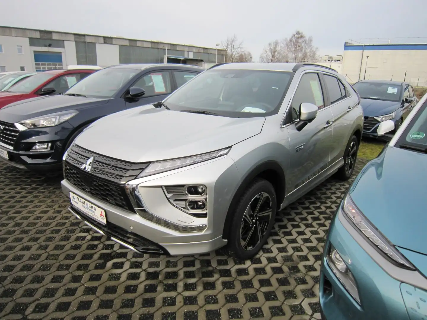 Mitsubishi Eclipse Cross Plug-in Hybrid Select 2.4 4WD Silber - 2