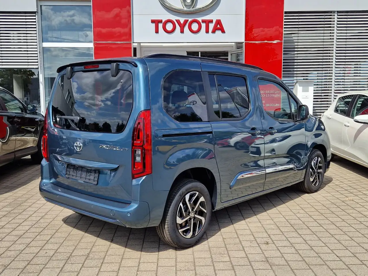 Toyota Proace City Verso 1.5 D-4d L1 Teamplayer 6
