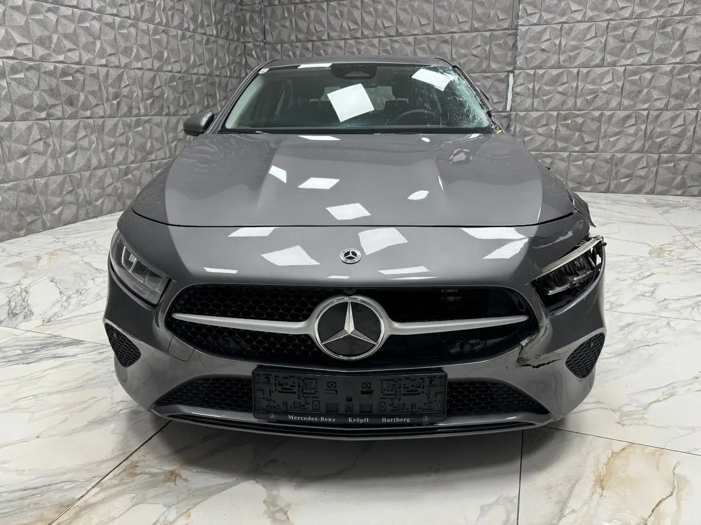 Mercedes-Benz A 180 A -Klasse A 180 d* Grau - 2