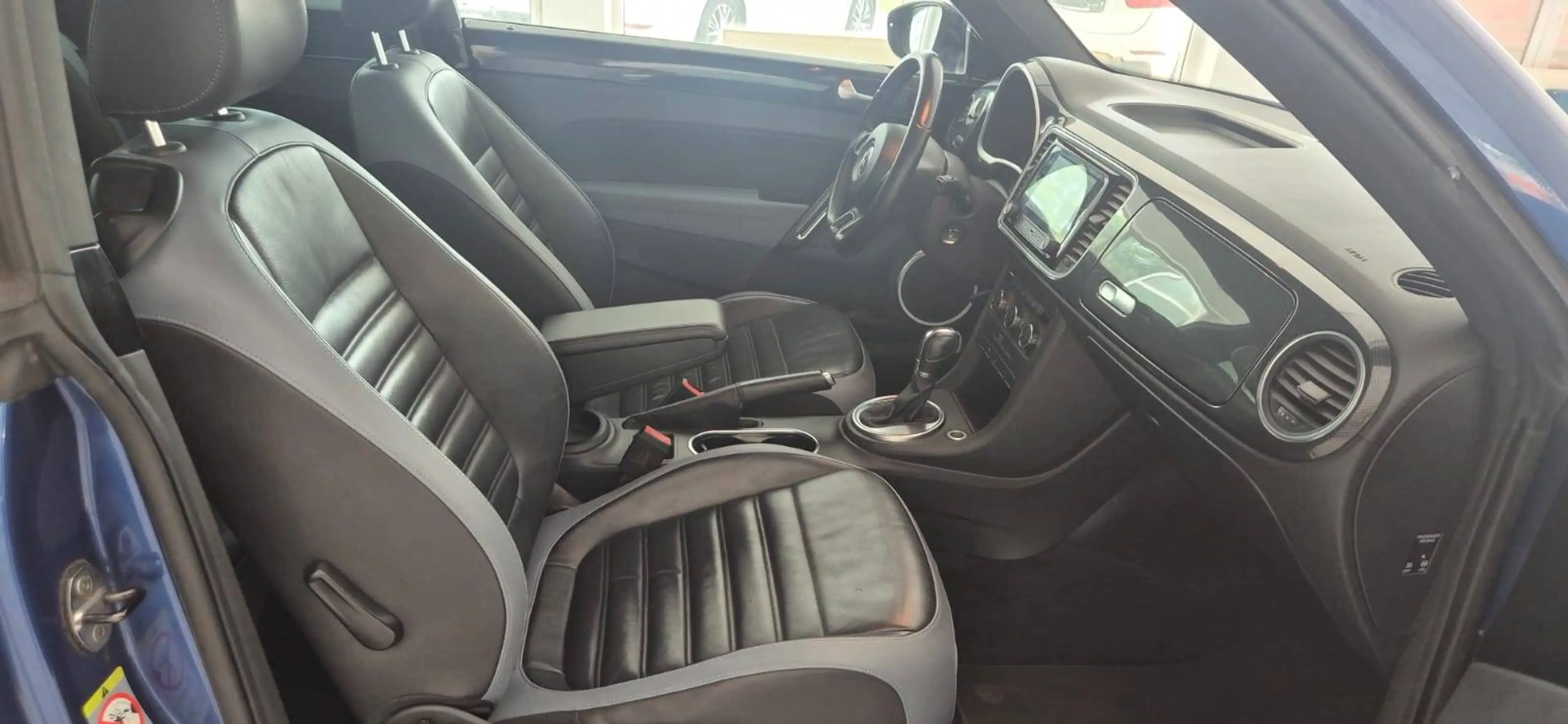 Volkswagen Beetle Sport — photo 11