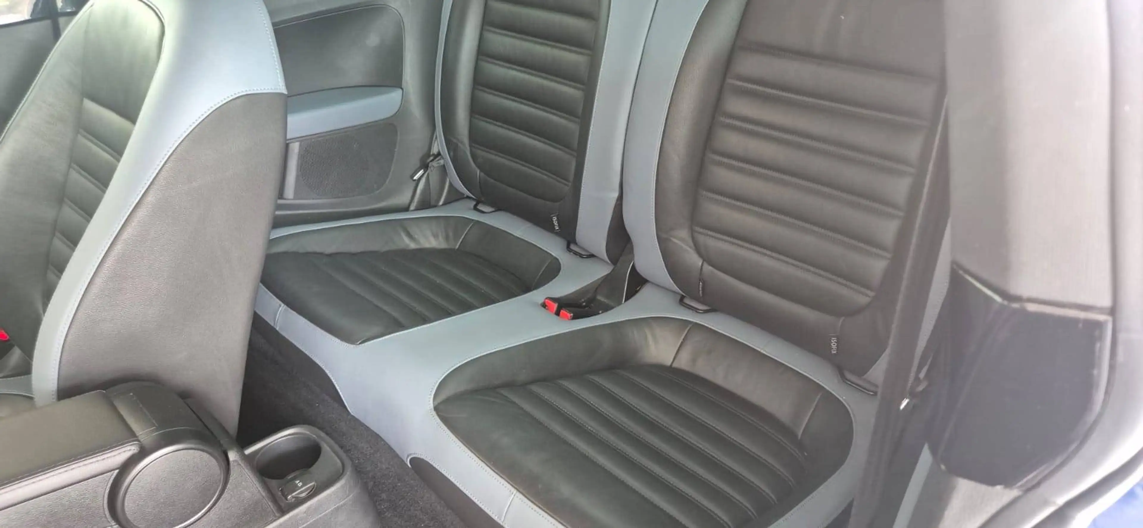 Volkswagen Beetle Sport — photo 15