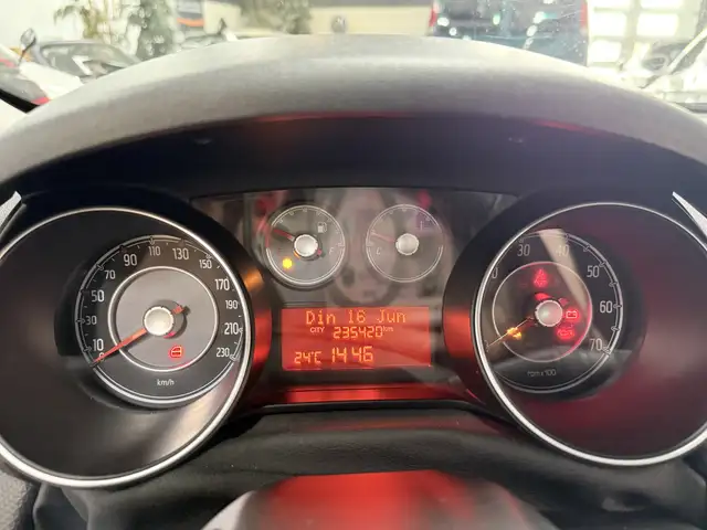 Fiat Punto Evo view 12