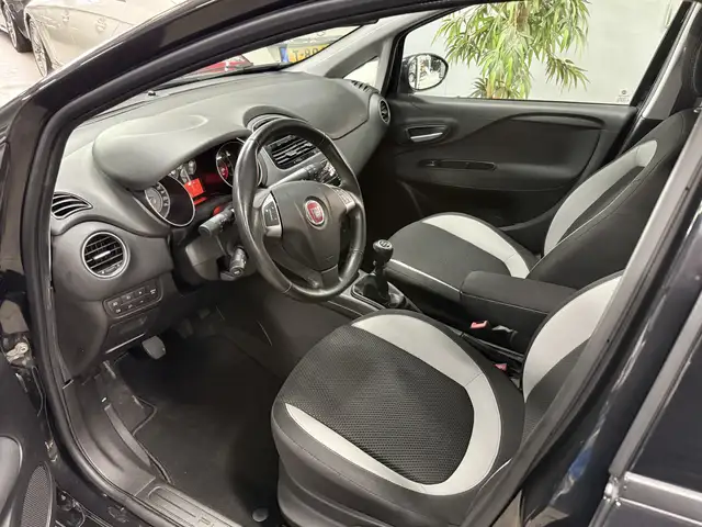 Fiat Punto Evo view 9