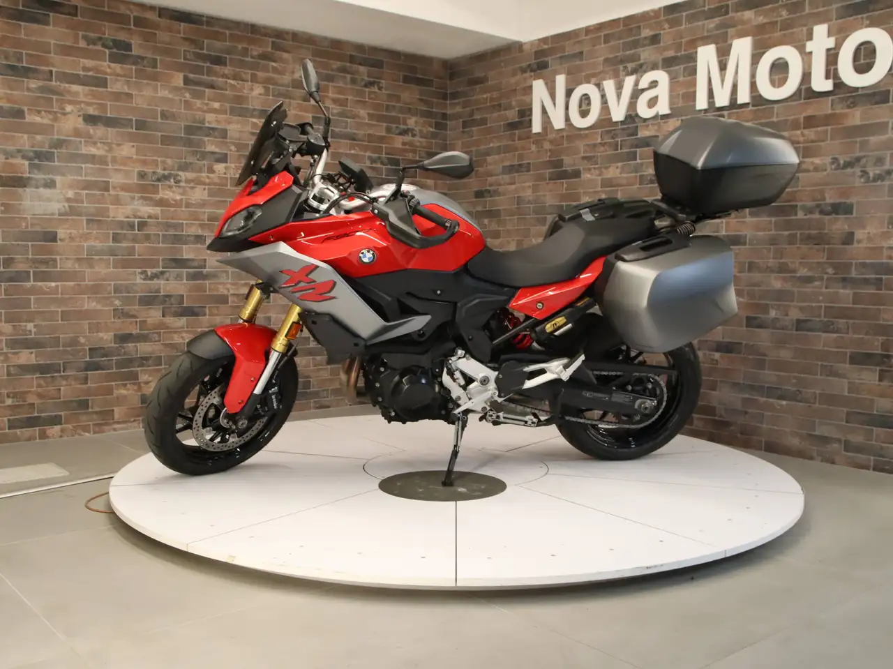 BMW F 900 XR