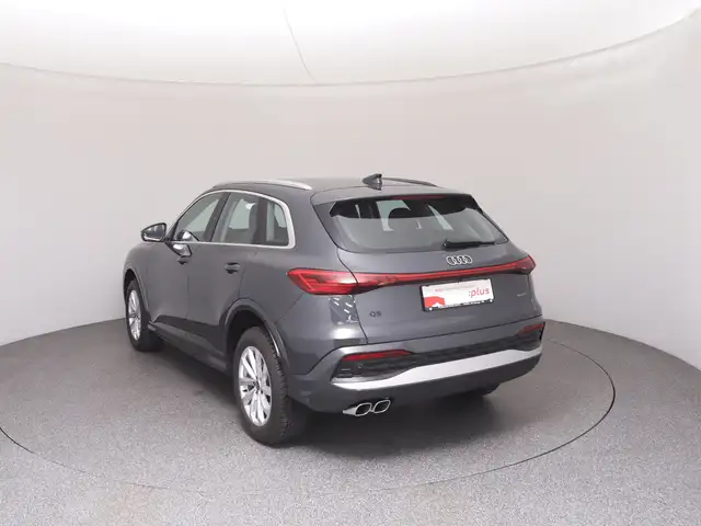 Audi Q5 view 5