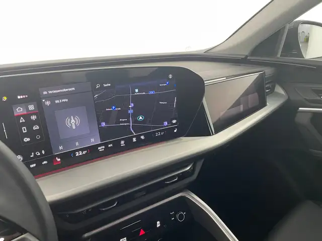 Audi Q5 view 9