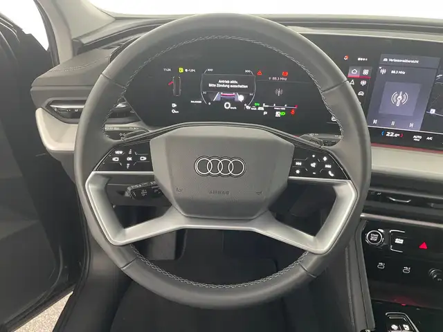 Audi Q5 view 13