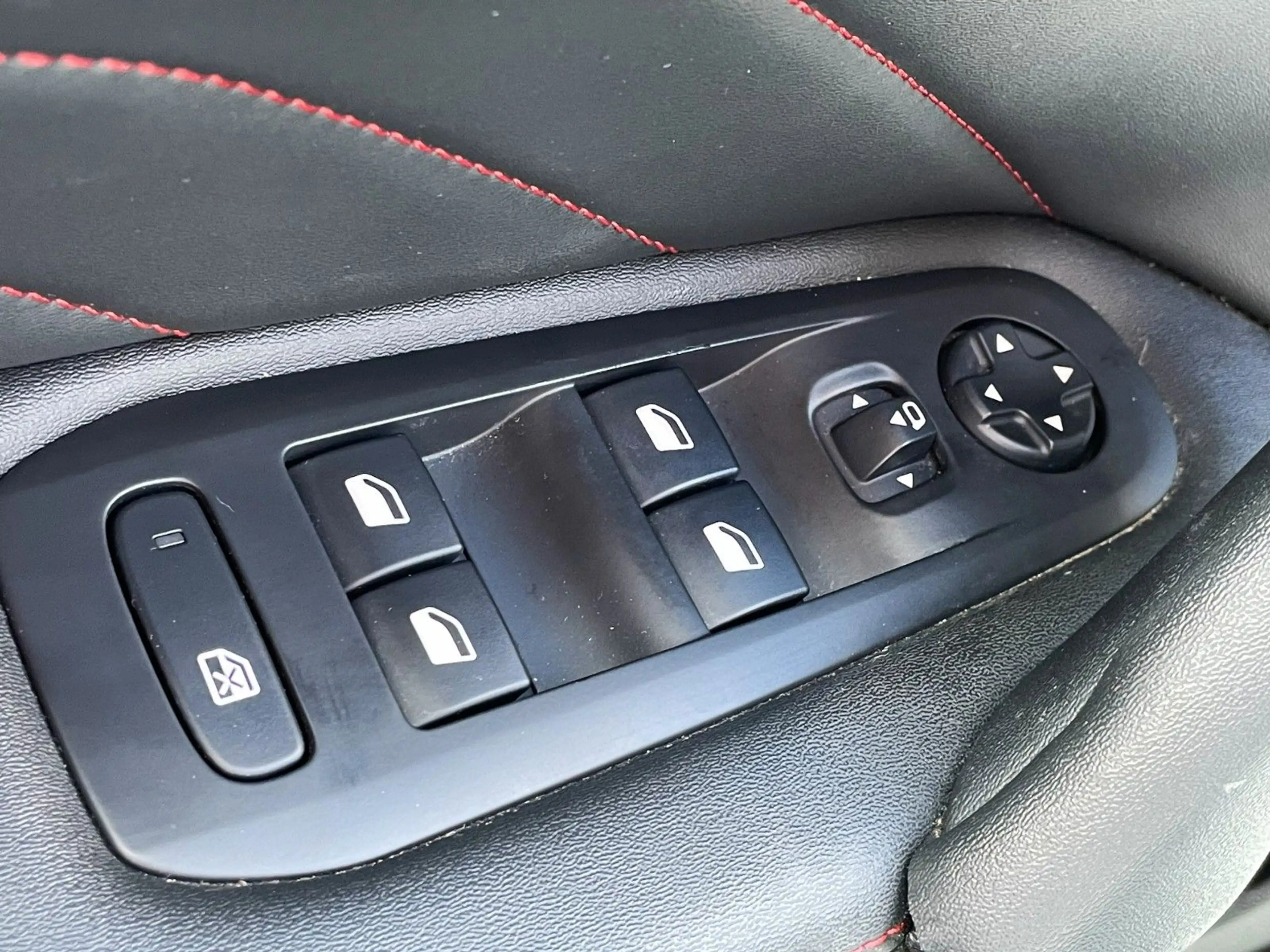 Peugeot 308 1.6 PureTech GTi — photo 19