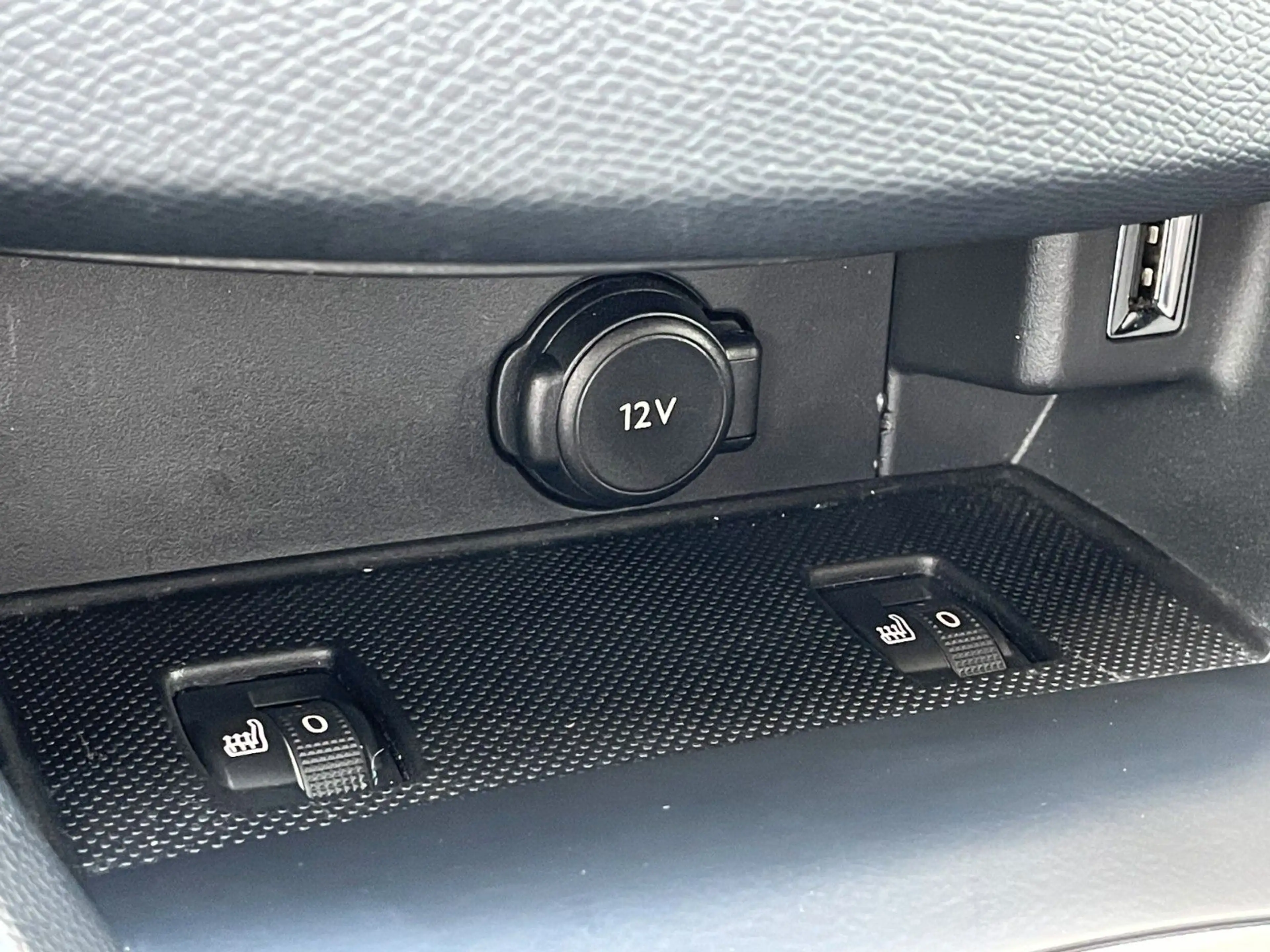 Peugeot 308 1.6 PureTech GTi — photo 16