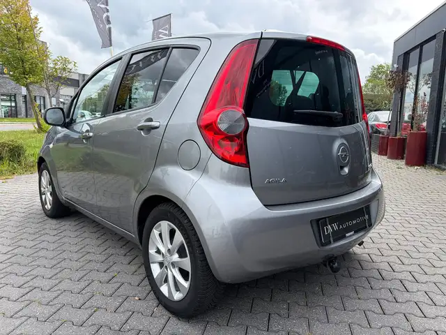 Opel Agila view 2