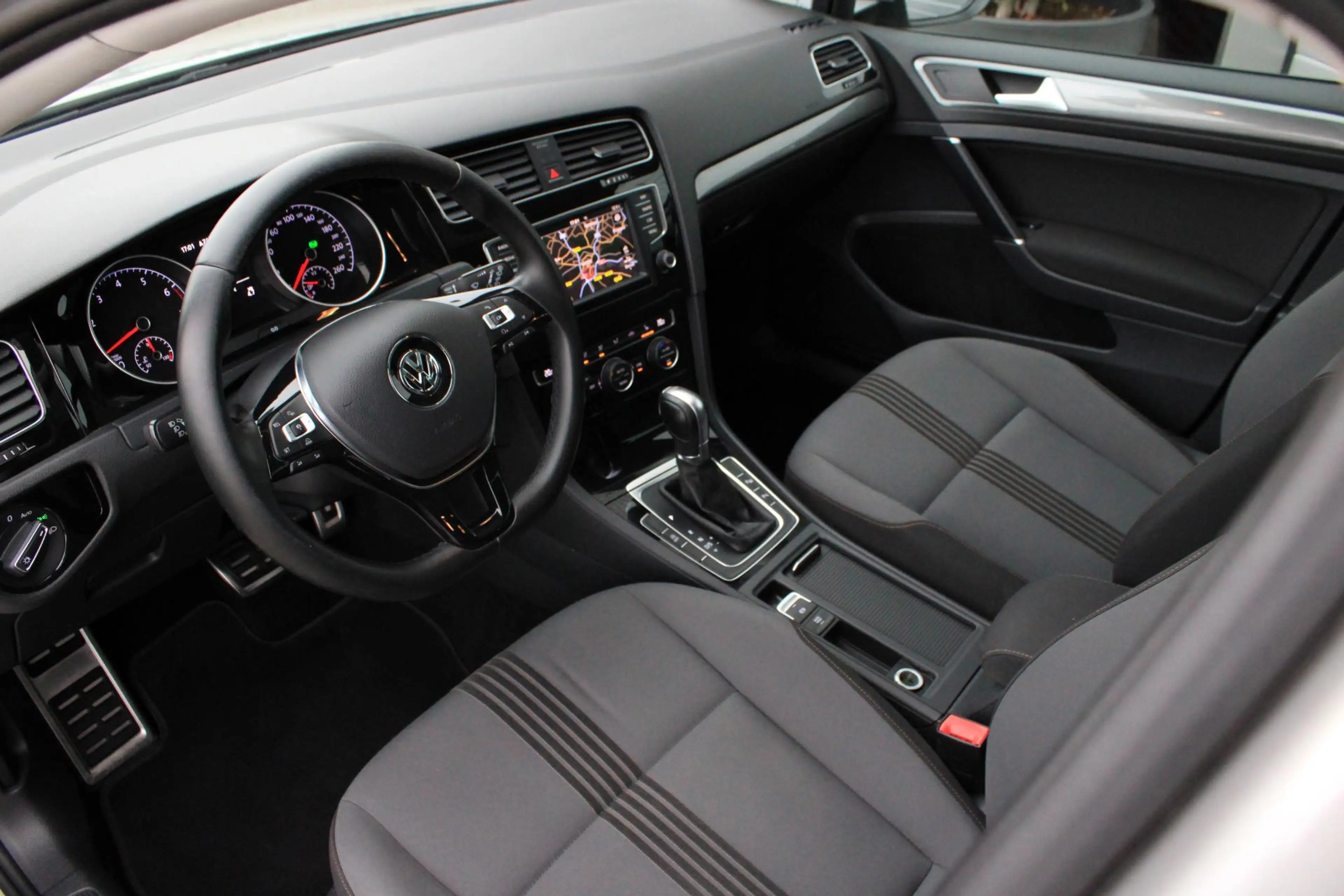 Volkswagen Golf 1.4 TSI Automaat Pano | Stoelverwarming | Parkeers — photo 2