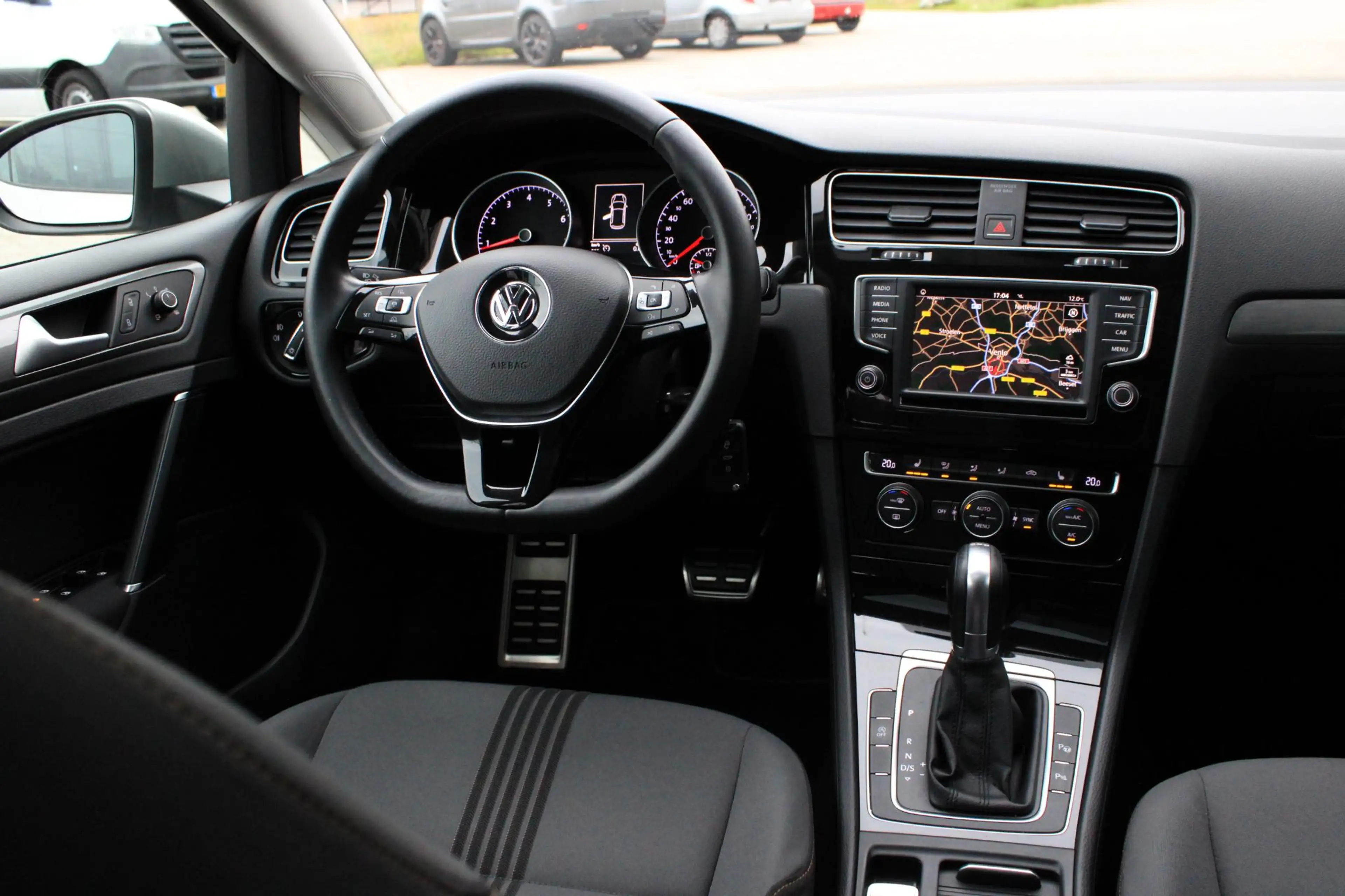 Volkswagen Golf 1.4 TSI Automaat Pano | Stoelverwarming | Parkeers — photo 6