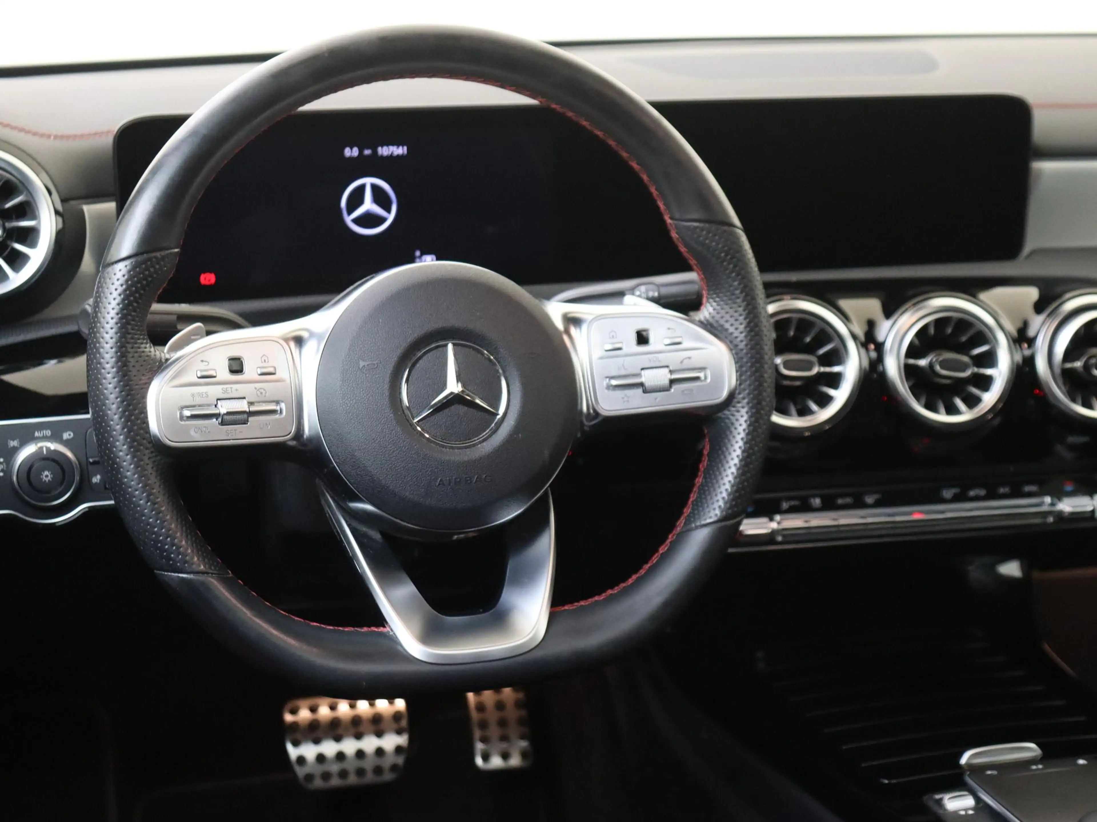 Mercedes-Benz CLA 200 Shooting Brake Business Solution AMG / Panoramadak — photo 10