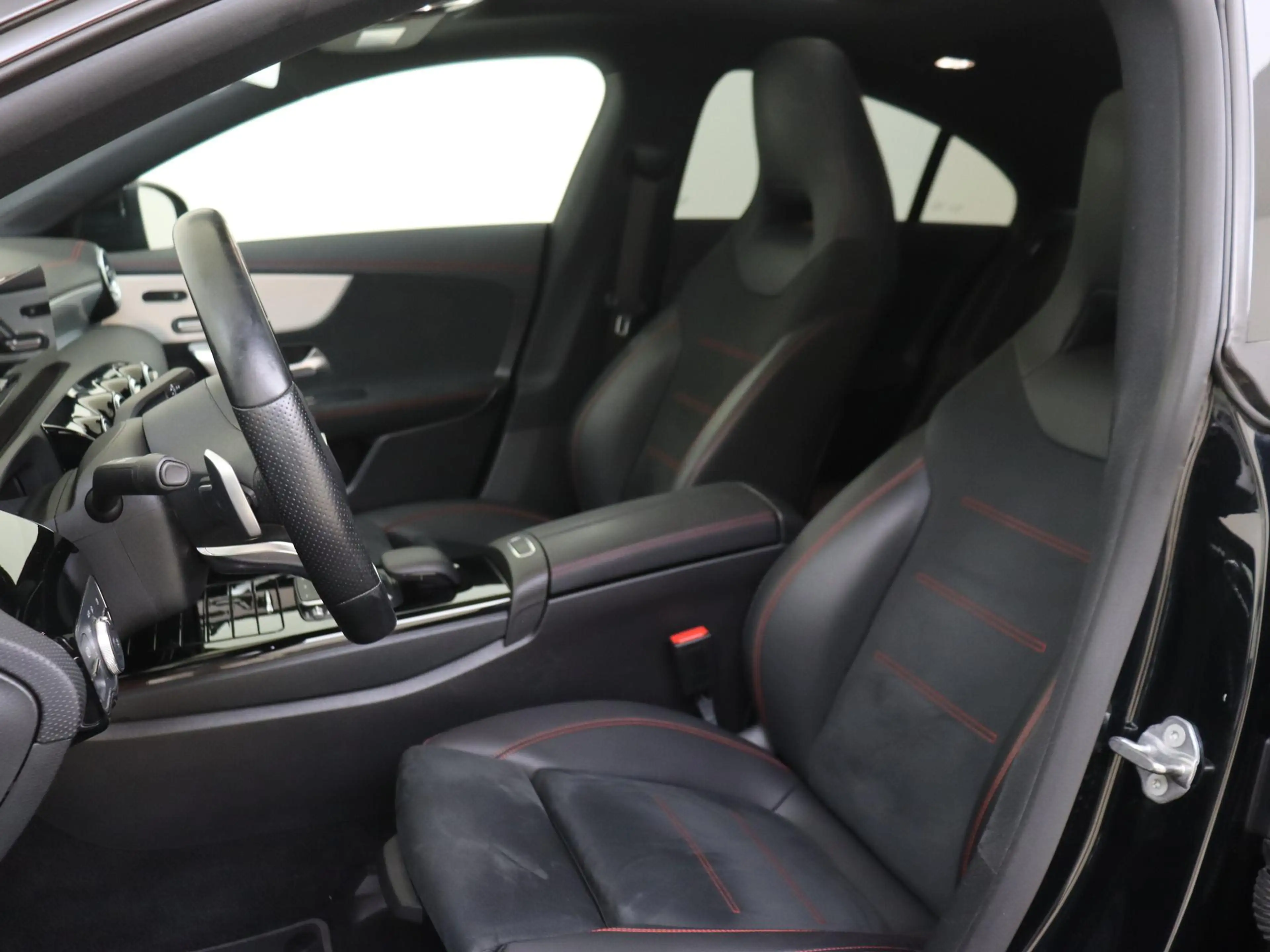 Mercedes-Benz CLA 200 Shooting Brake Business Solution AMG / Panoramadak — photo 11