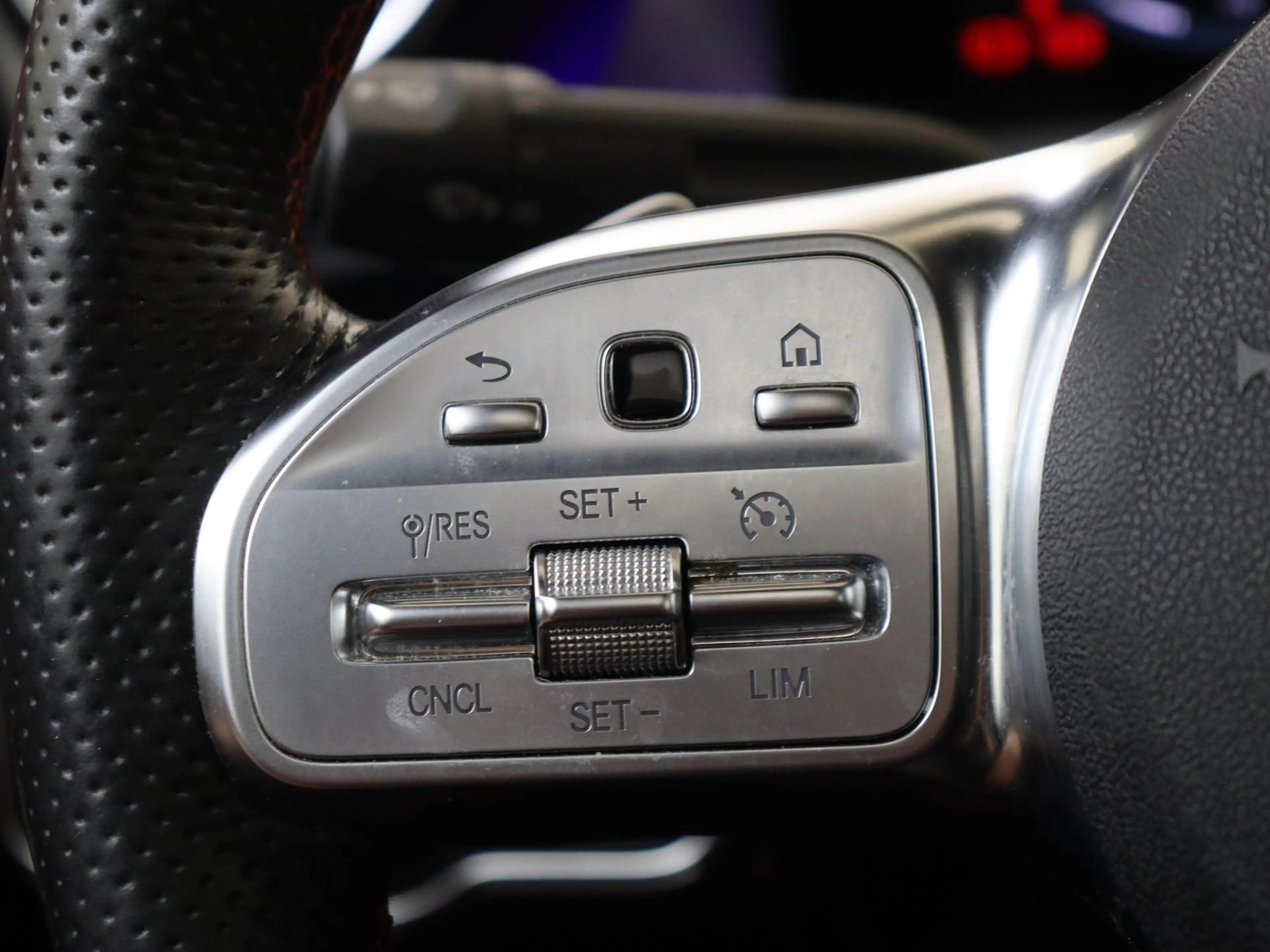 Mercedes-Benz CLA 200 Shooting Brake Business Solution AMG / Panoramadak — photo 13