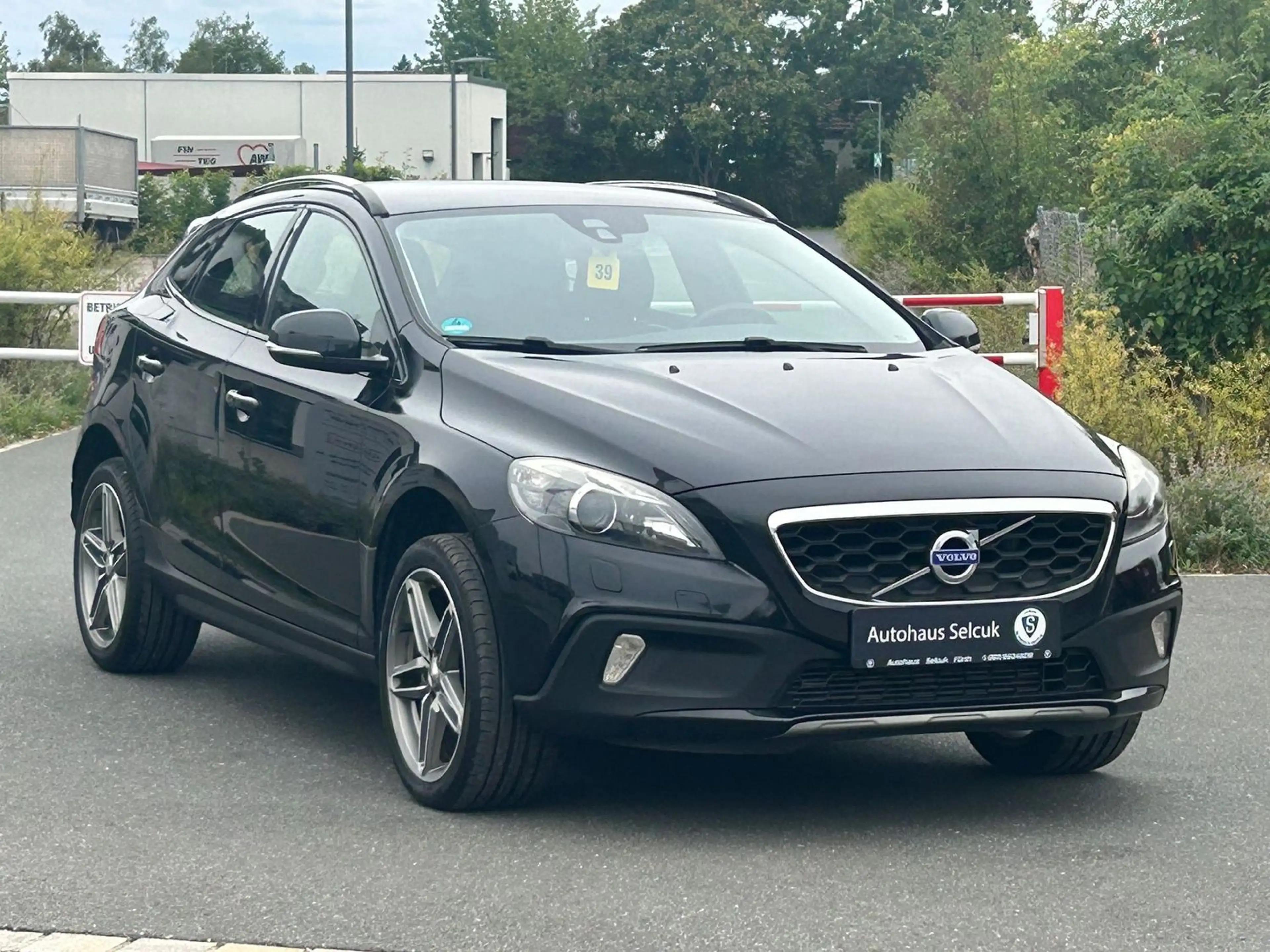Volvo V40 Cross Country Momentum Cross Country *AHK*Navi*PDC*Xenon*SHZ* — photo 4