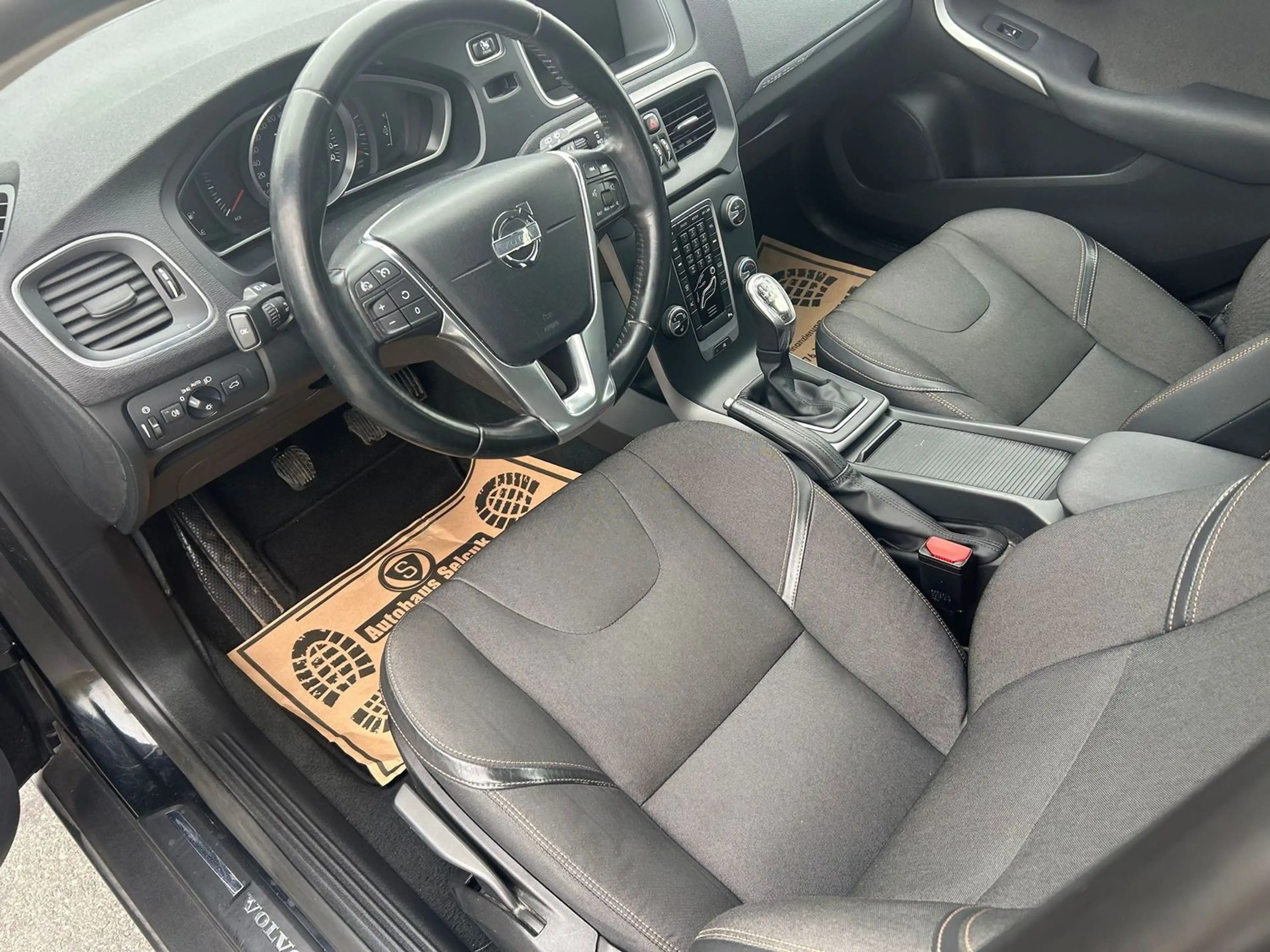 Volvo V40 Cross Country Momentum Cross Country *AHK*Navi*PDC*Xenon*SHZ* — photo 10