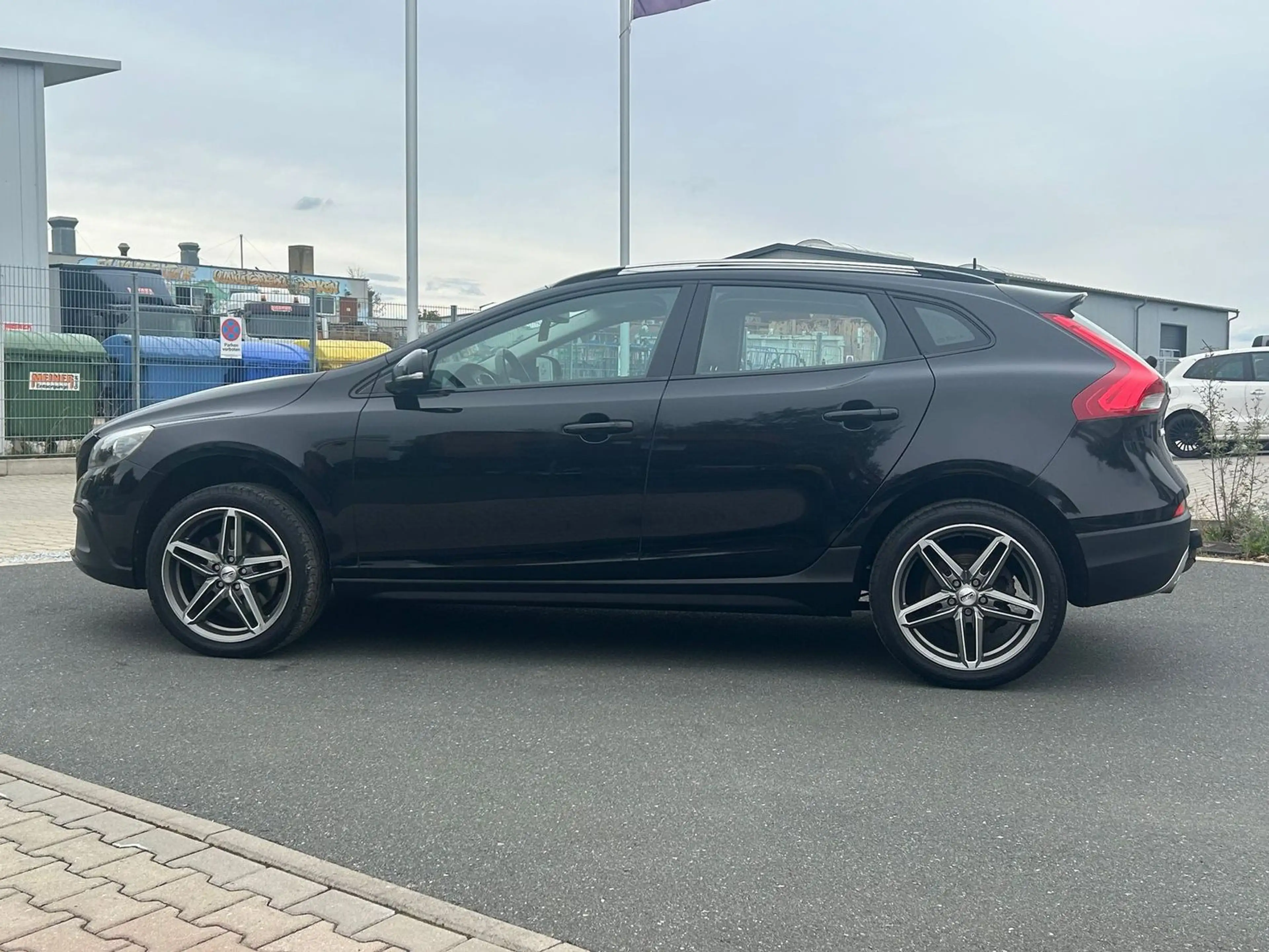 Volvo V40 Cross Country Momentum Cross Country *AHK*Navi*PDC*Xenon*SHZ* — photo 9