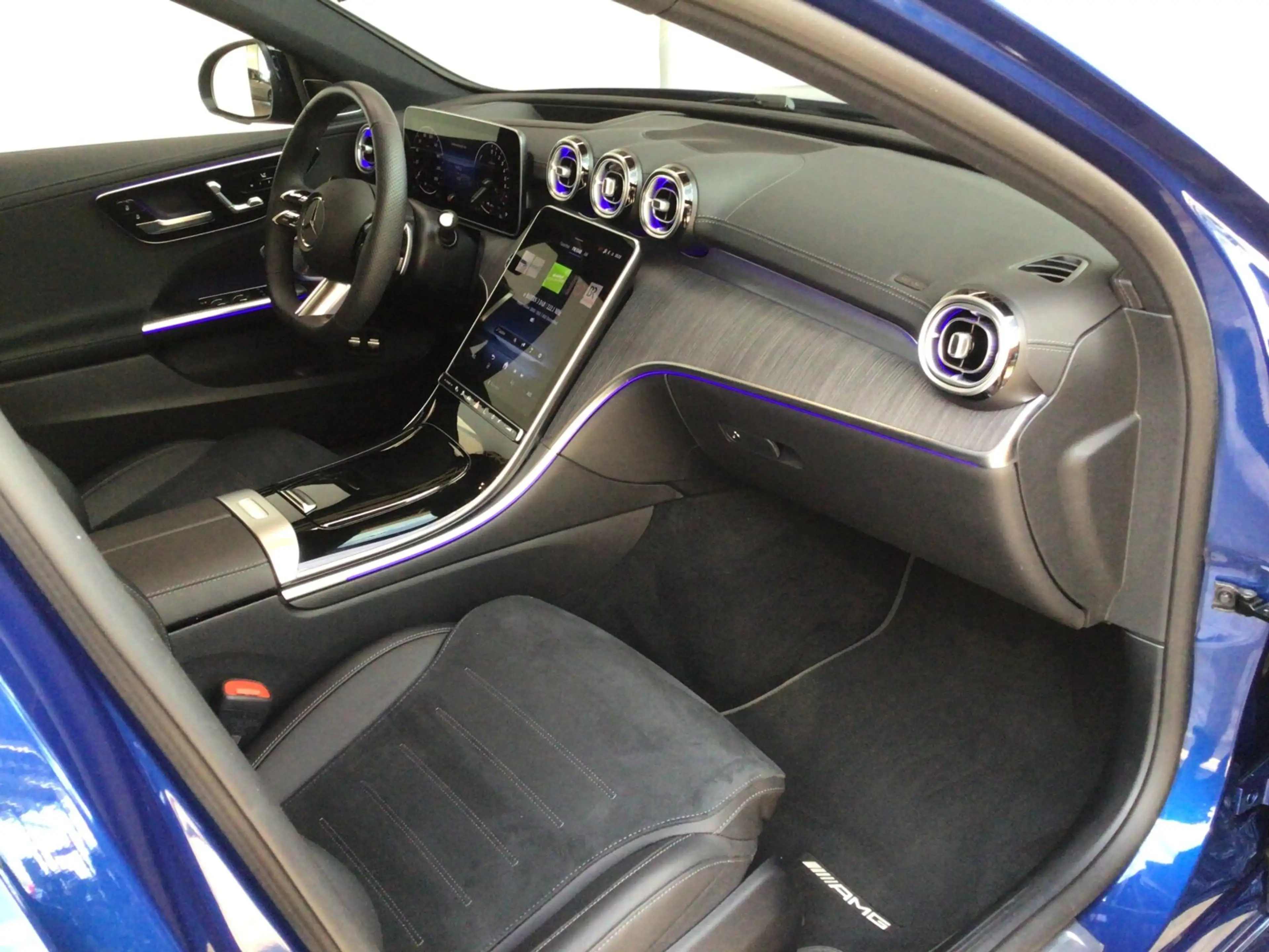 Mercedes-Benz C 300 C 300 e T AMG/ Night/Fahrass/Pano/Head/AHK/Burme — photo 11
