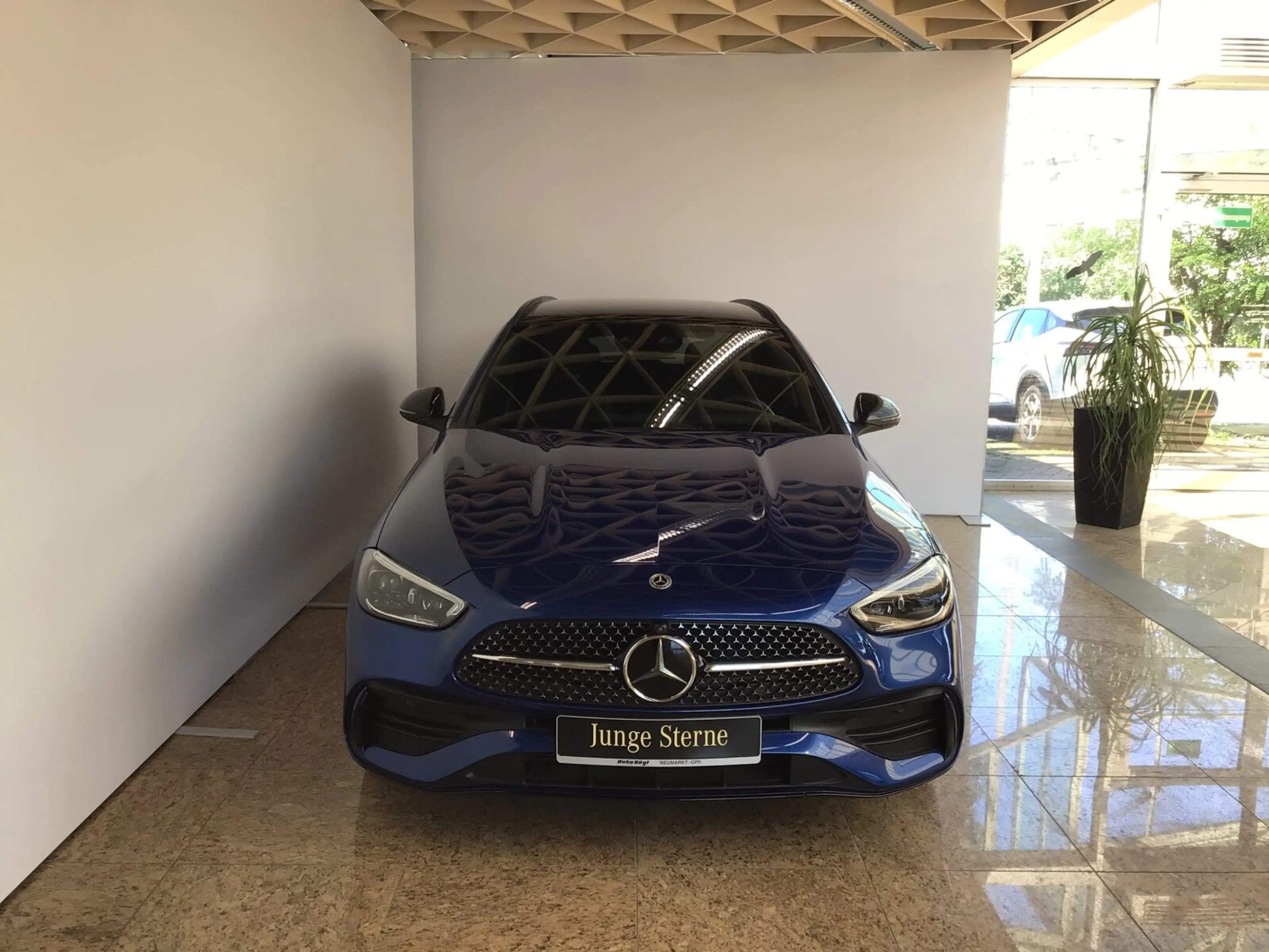 Mercedes-Benz C 300 C 300 e T AMG/ Night/Fahrass/Pano/Head/AHK/Burme — photo 3