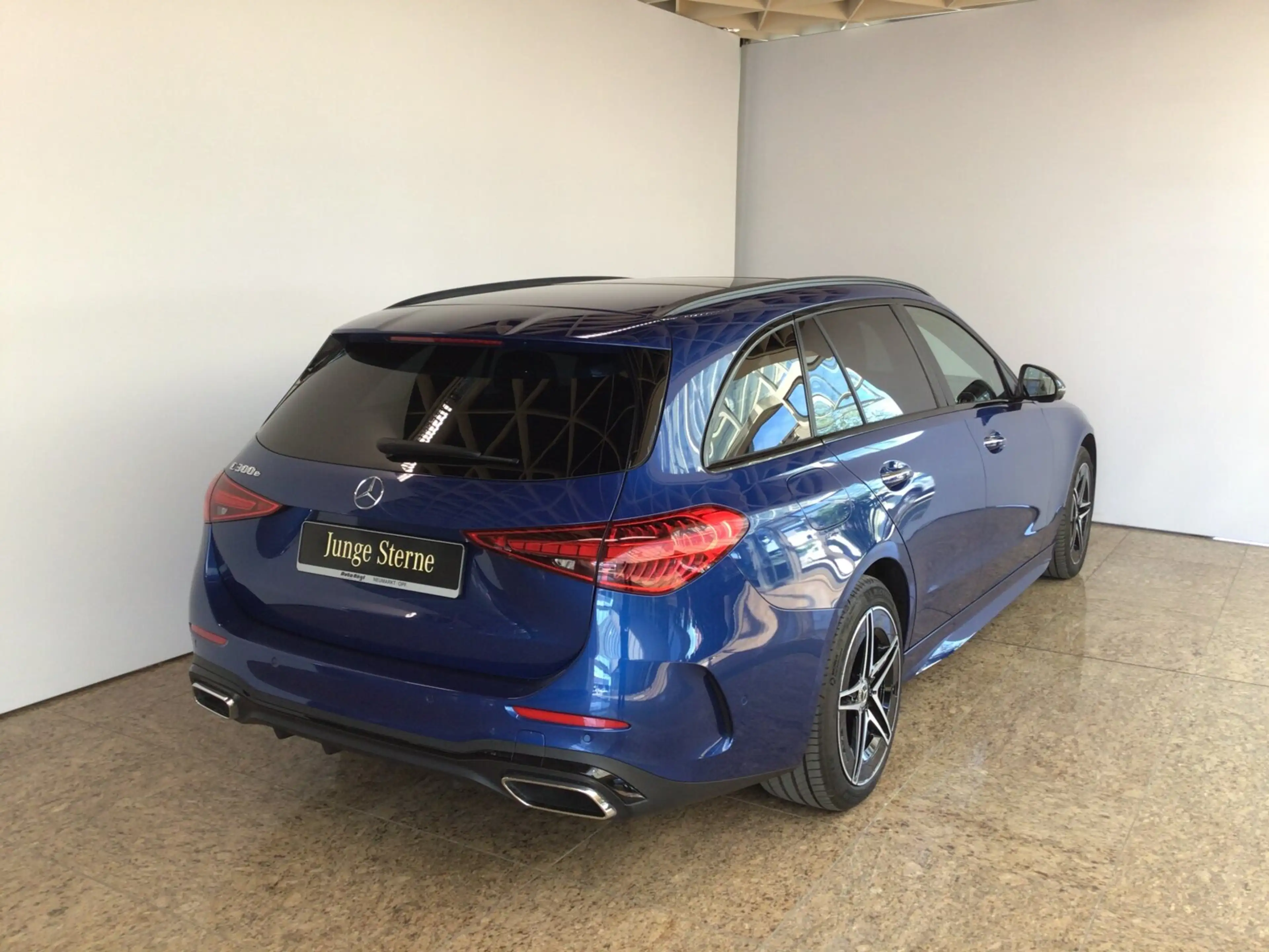 Mercedes-Benz C 300 C 300 e T AMG/ Night/Fahrass/Pano/Head/AHK/Burme — photo 4