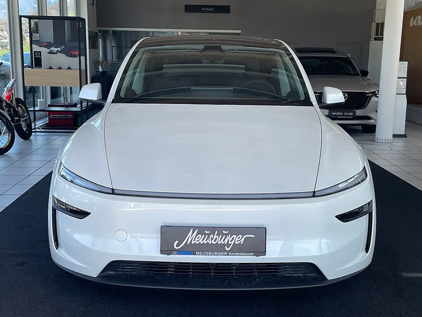 Tesla Model Y LR AWD 79kWh Weiß - 2