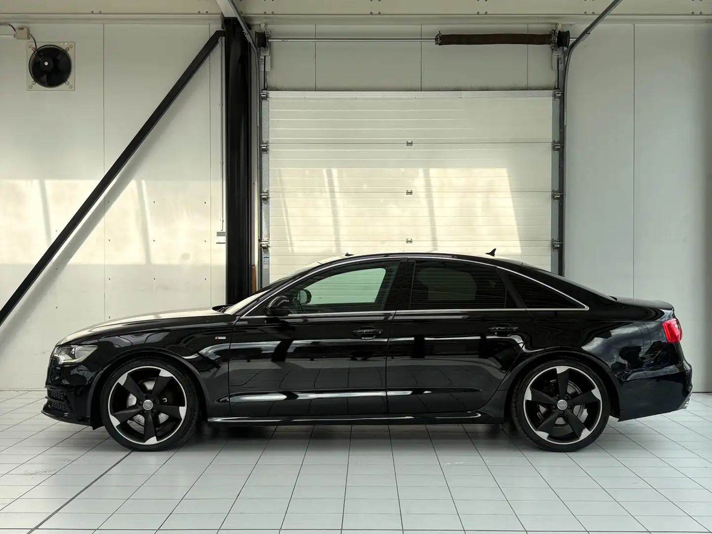 Audi A6 A6 2.0 TDi *S-LINE*XENON*CUIR*TOIT*CAMERA*JANTES* Noir - 2