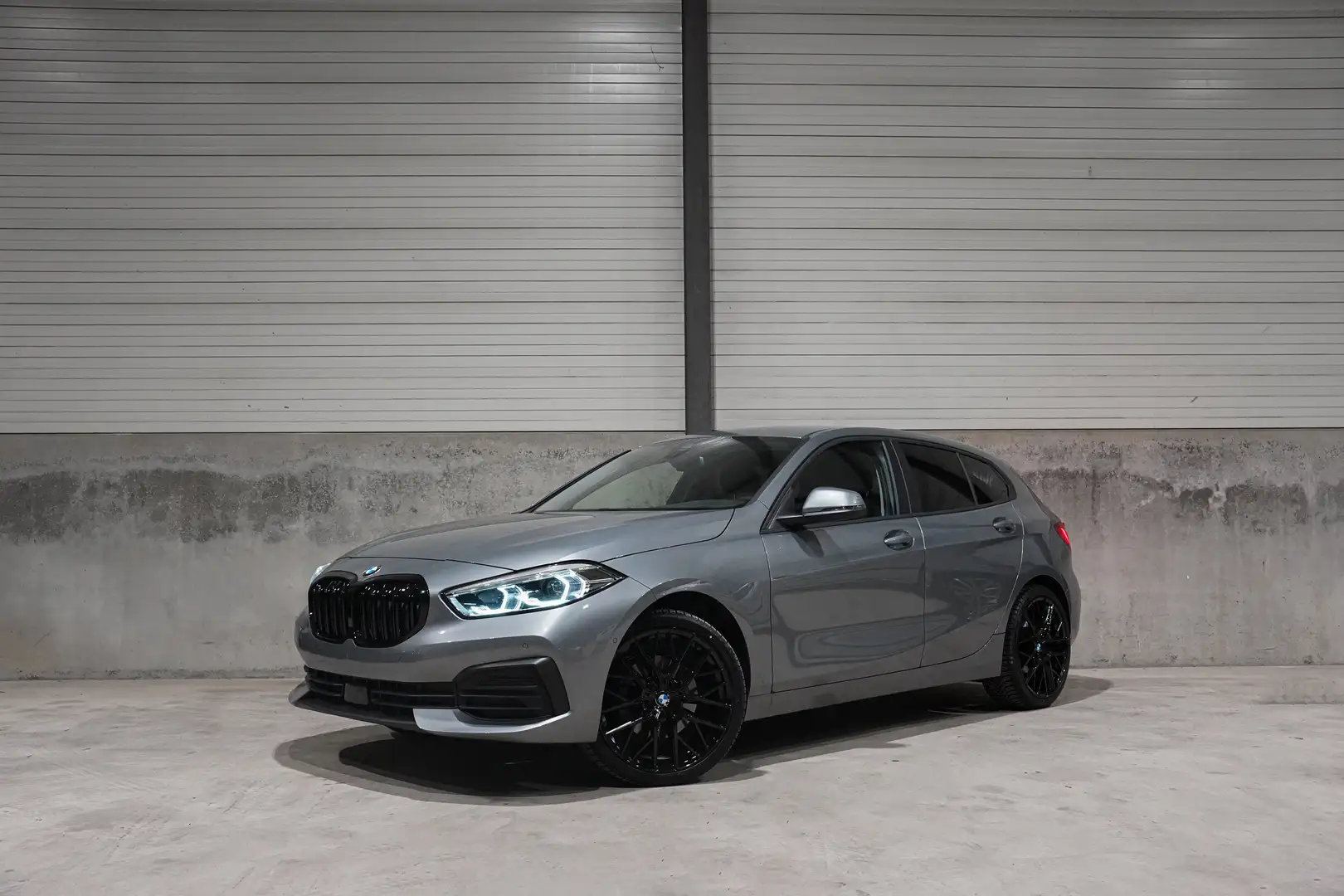 BMW 118 ✖ 19'PACK M | CARPLAY | VIRTUAL COCKPIT | LED Grau - 1