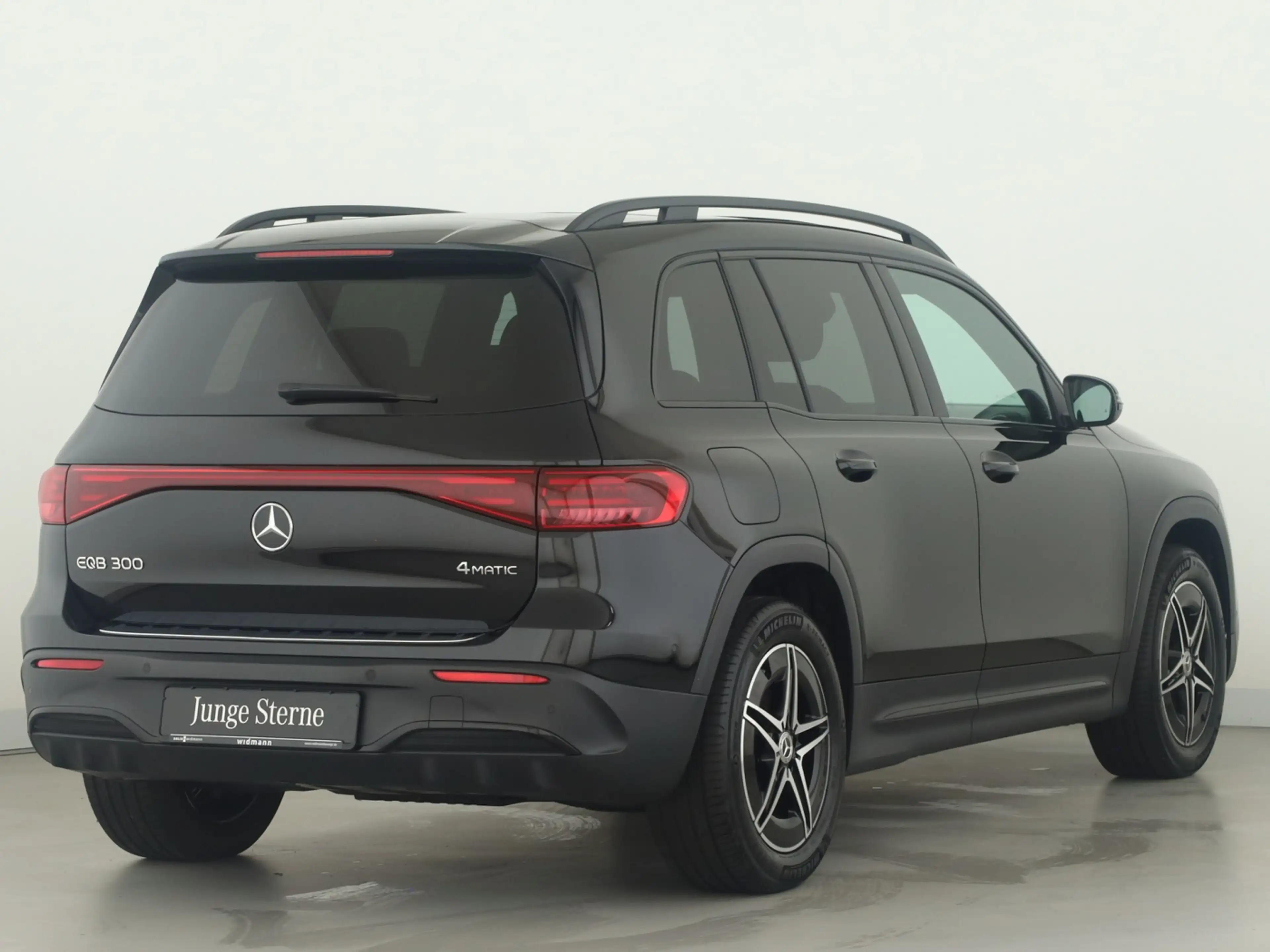 Mercedes-Benz EQB 300 4M AMG*AHK*Panorama*PTS*Kamera*SpurH*SHZ — photo 2