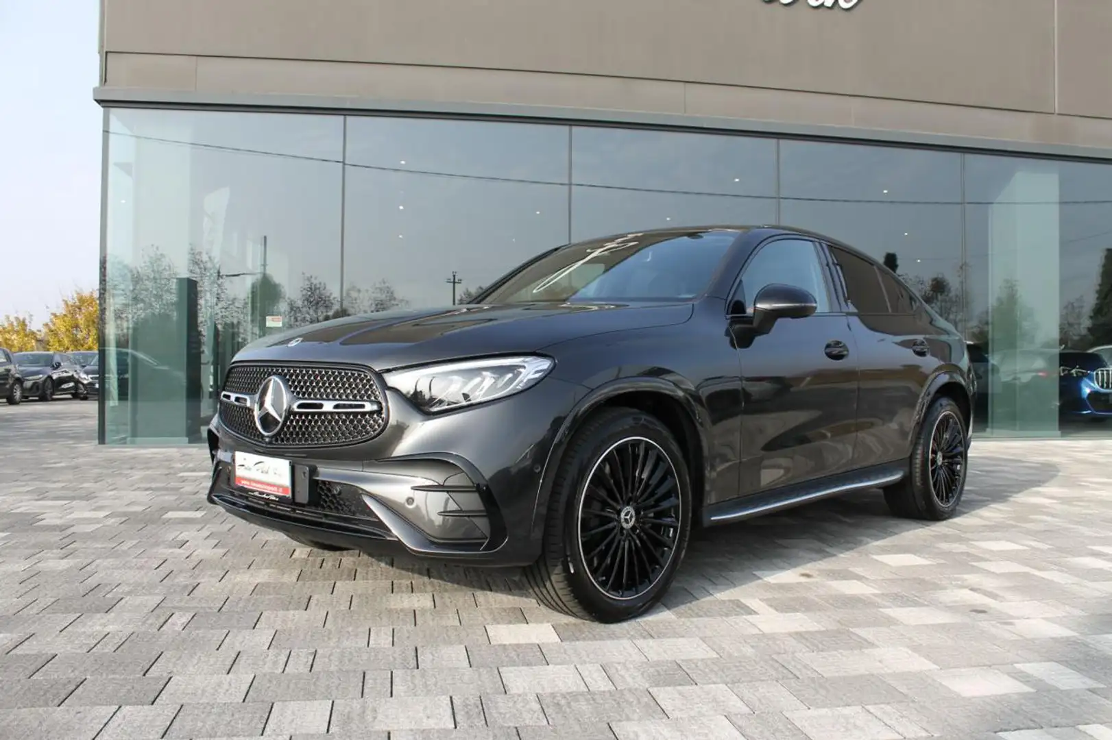 Mercedes-Benz GLC 220 d 4Matic Coupé AMG + TETTO APRIBILE + NIGHT PACK Grigio - 2