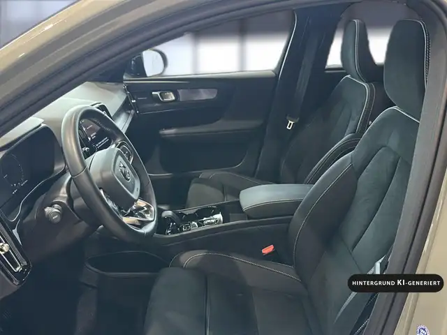 Volvo XC40 view 10
