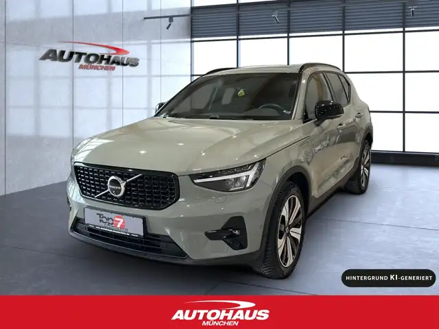 2023 Volvo XC40 in Green for sale
