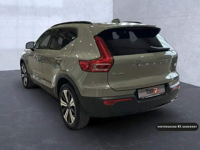 Volvo XC40 view 5